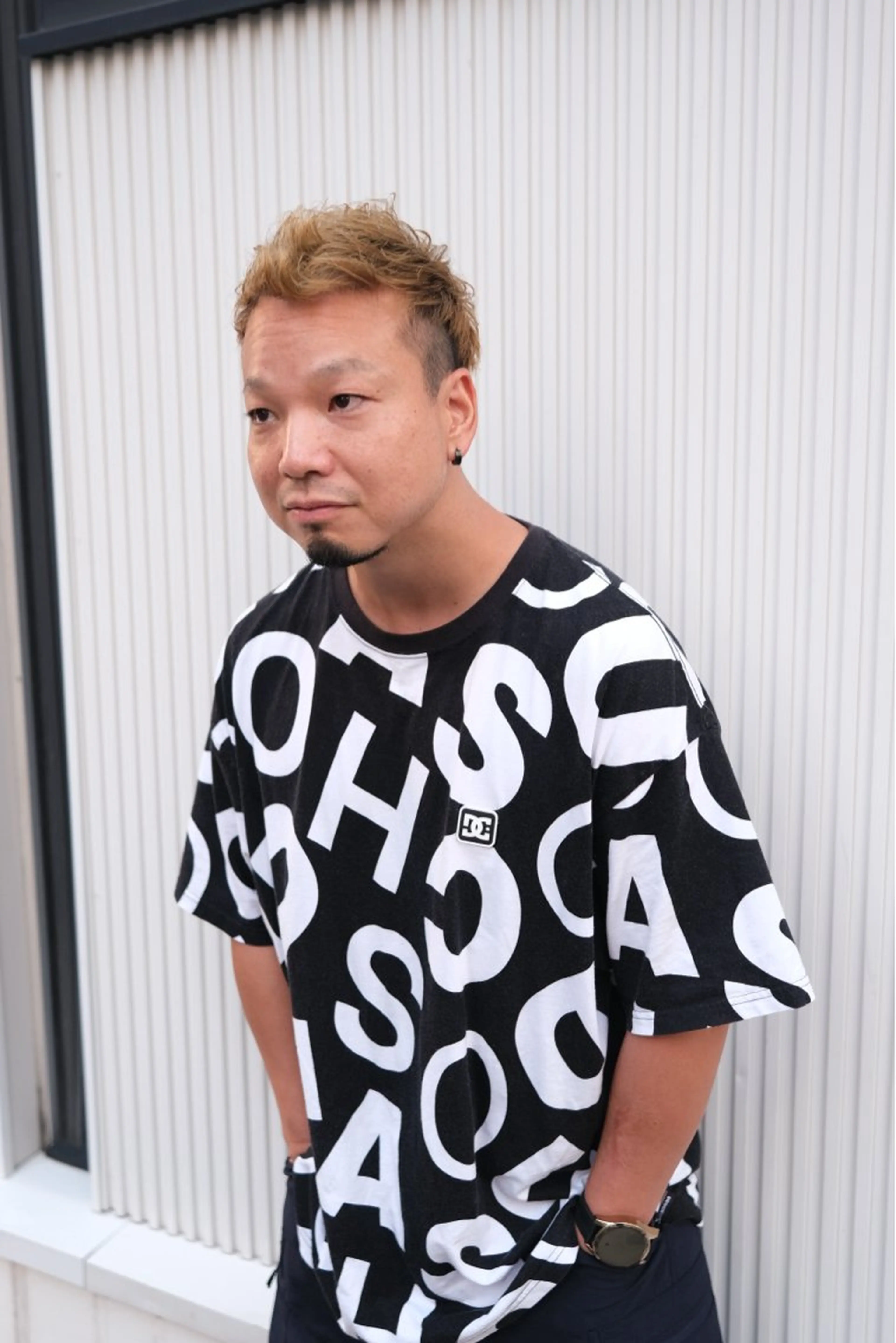 ショート メンズ メンズブリーチ メンズハイトーン モヒカン メンズパーマ くせ毛 カット 吉岡 昌吾のヘアスタイル