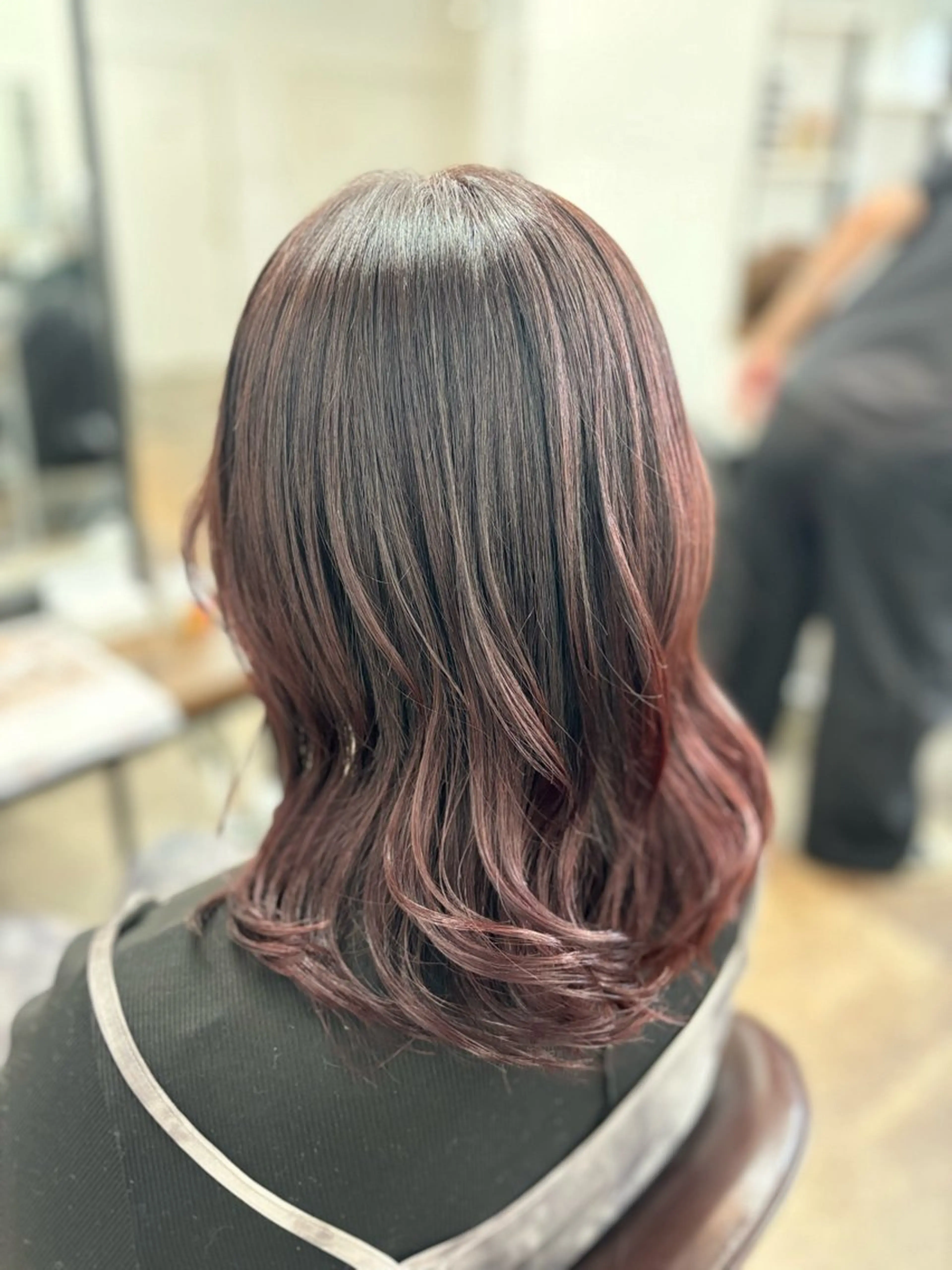 ミディアム カラー ヘアアレンジ ヘアカラー トリートメント Carrefour LOCO Kyogoku八潮店【カルフールロコキョウゴク】所属・LOCO Aikaのヘアスタイル