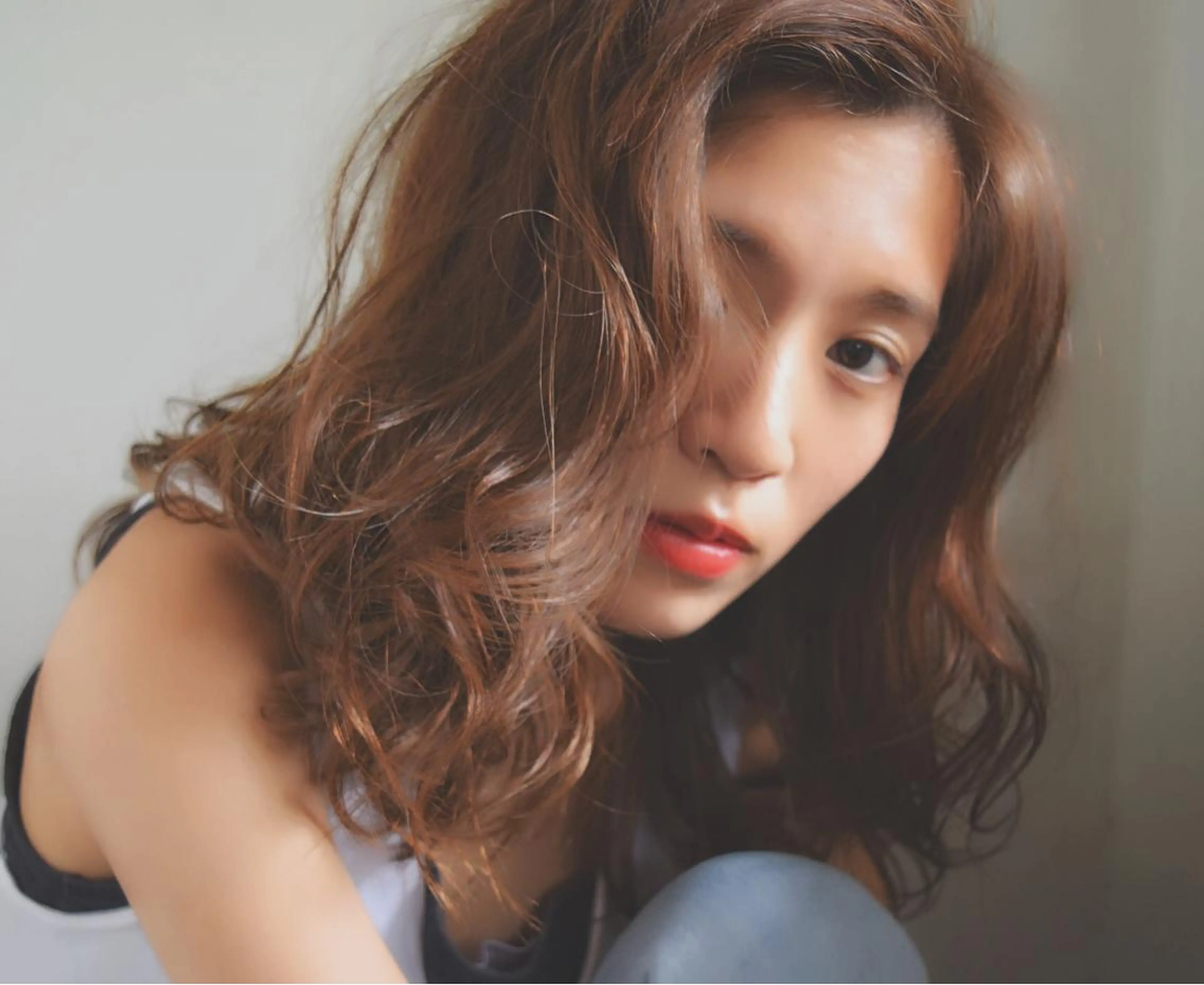 セミロング カラー パーマ アッシュ ベージュカラー KANOI 銀座中央通り所属・上條 航平のヘアスタイル