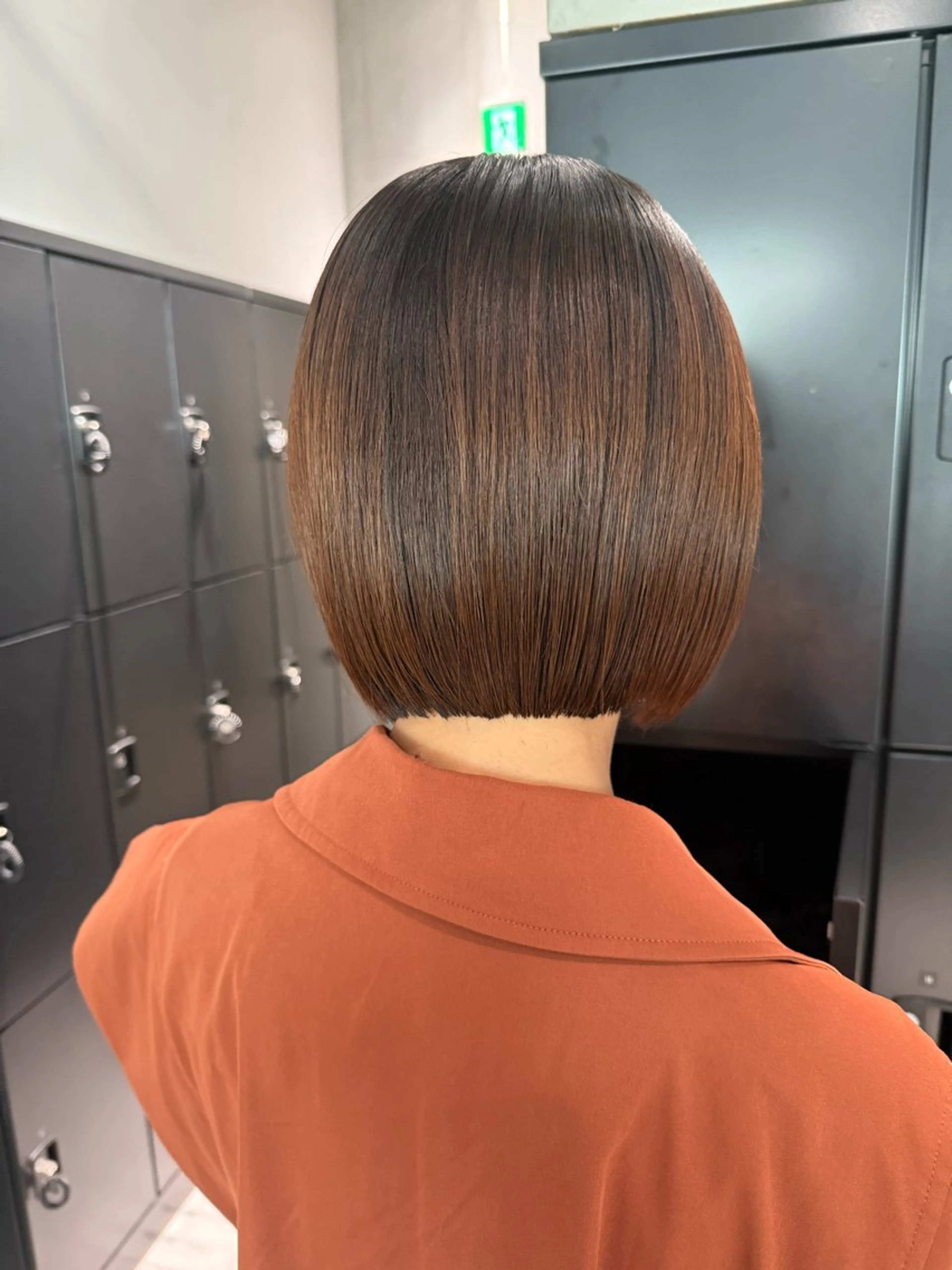 セミロング 前嶋 愛友のヘアスタイル