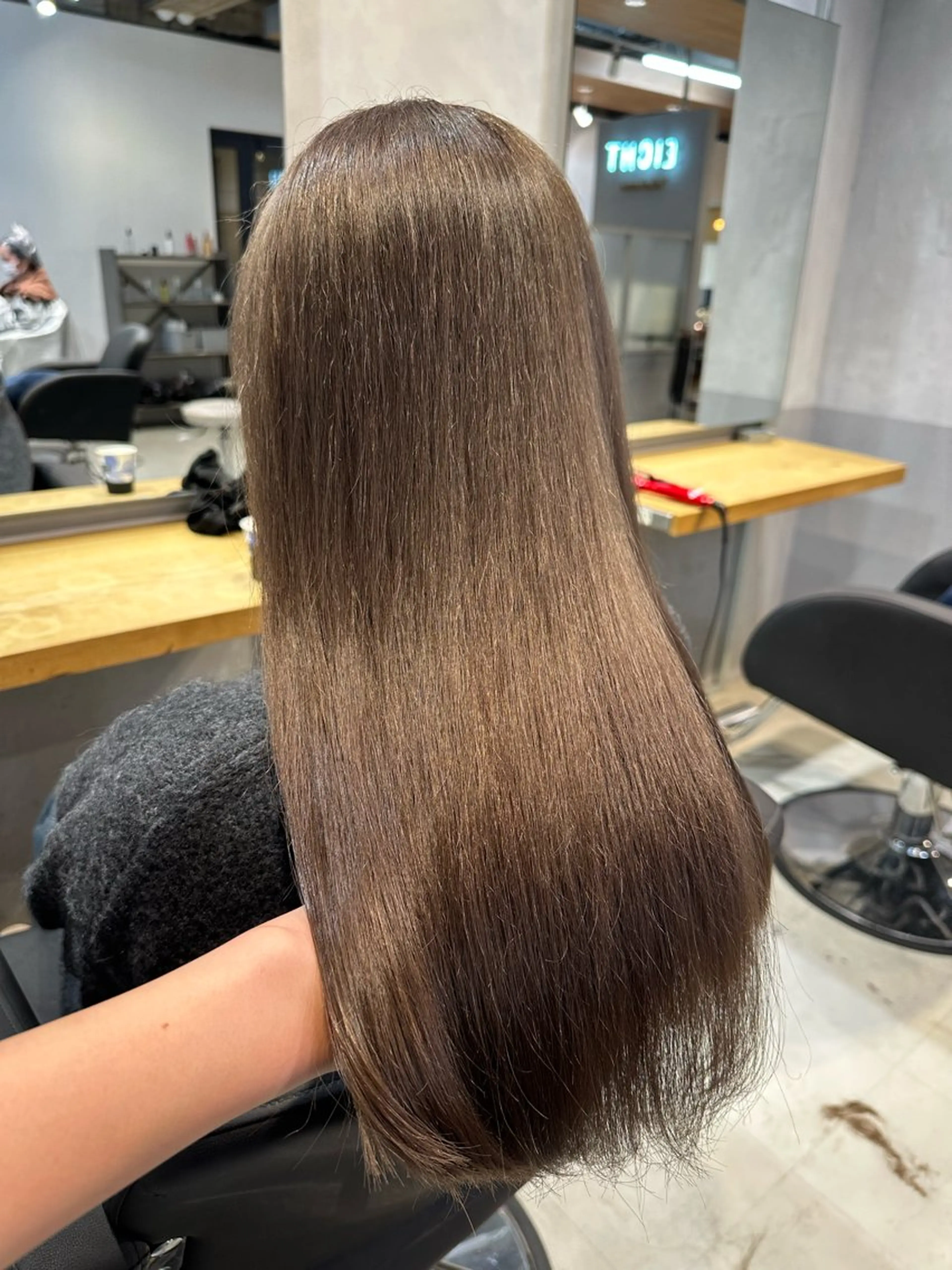 セミロング カラー ベージュカラー ブリーチ ダブルカラー ブリーチなしカラー オリーブベージュ ヘアカラー トリートメント 💖ハイライト/ハイ トーン💖MIKIのヘアスタイル