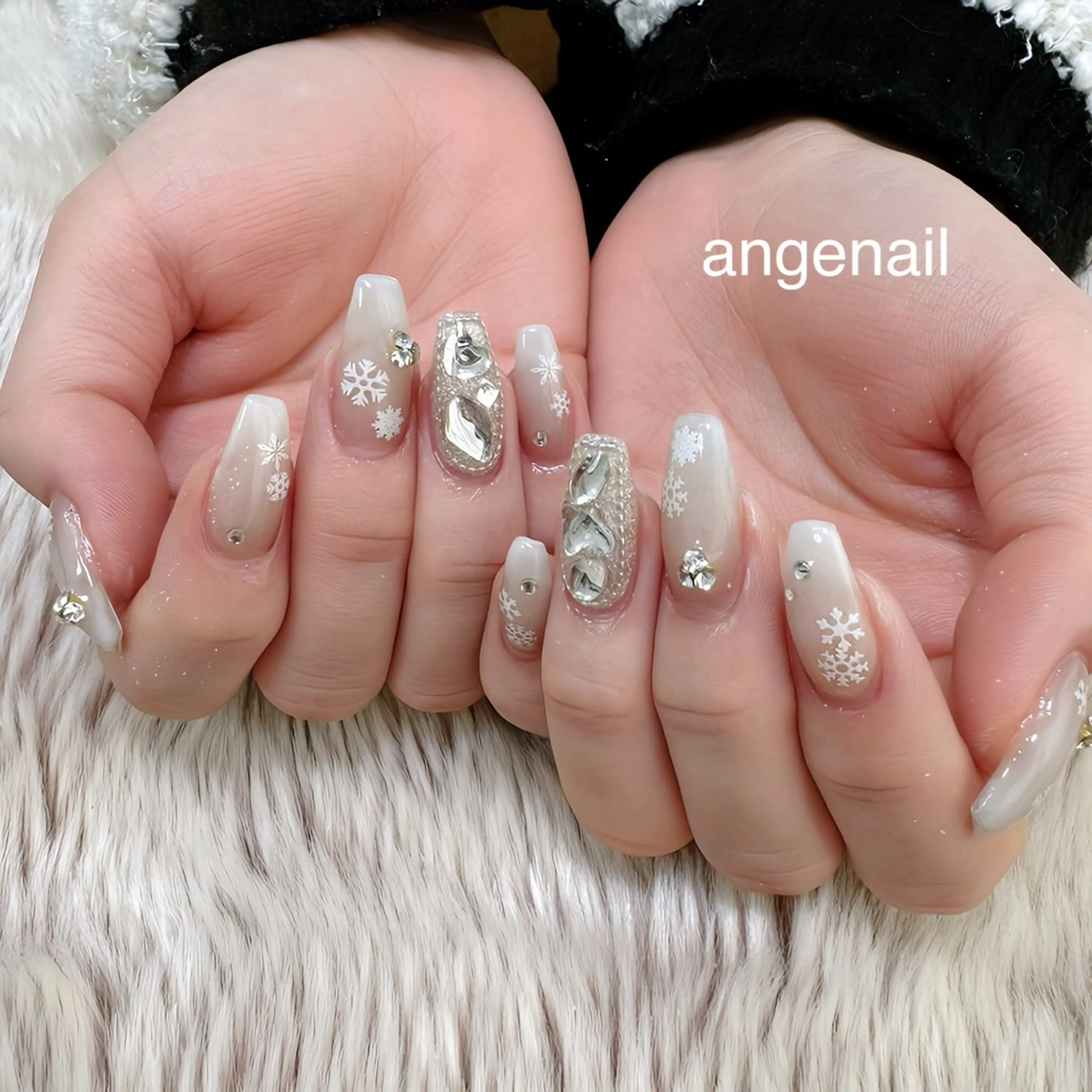 ネイル ハンドネイル オーナーネイリスト MAKIのネイルデザイン