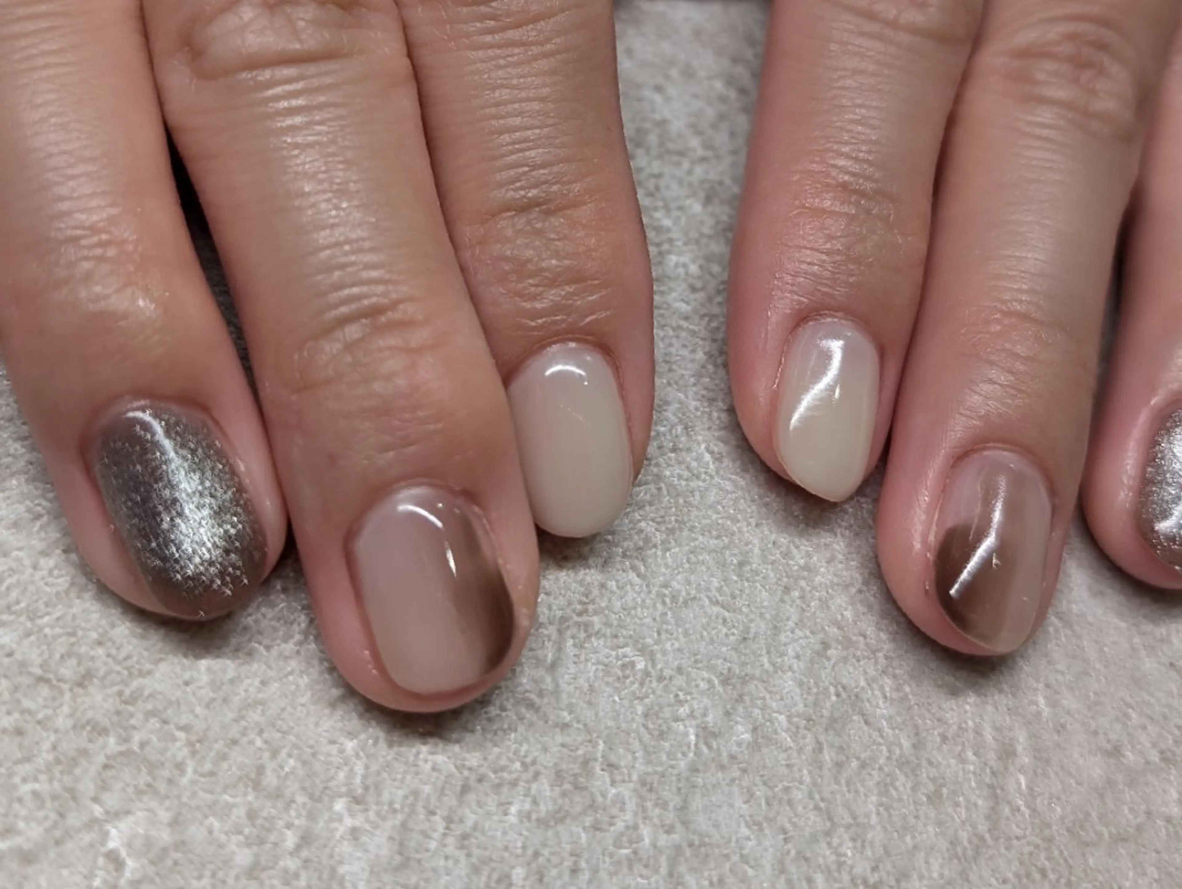 ネイル ニュアンスネイル FIKA 折戸のネイルデザイン