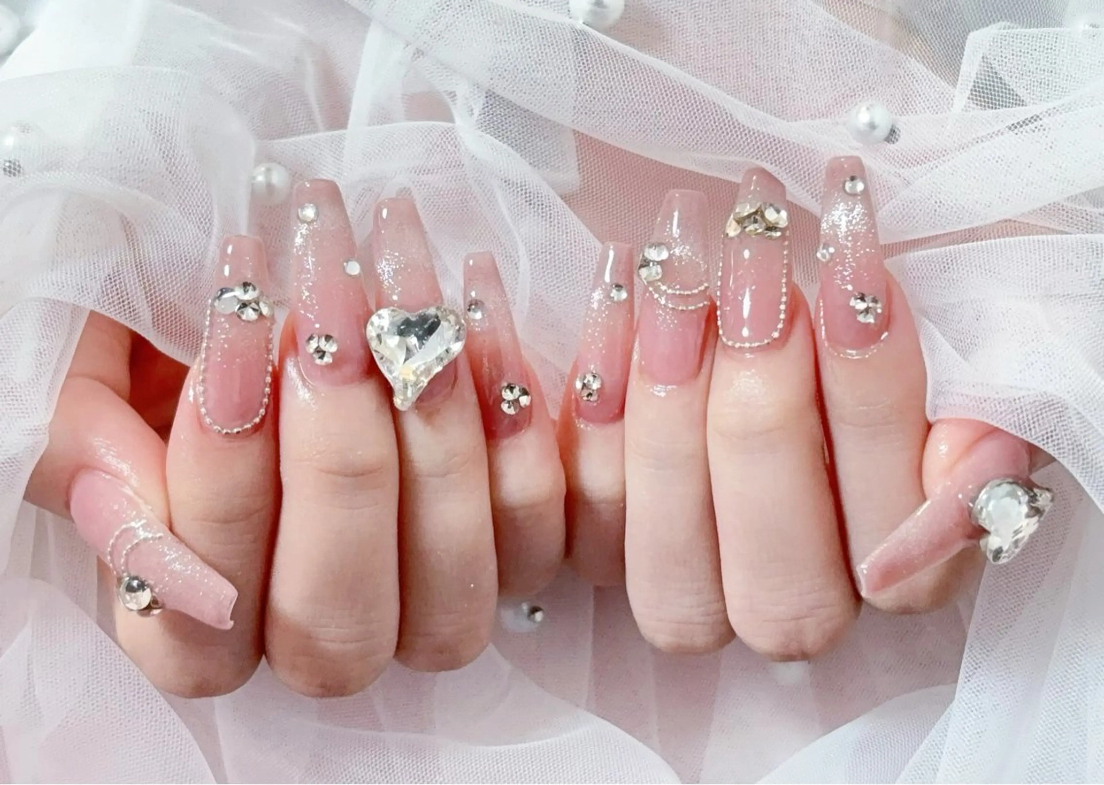 ネイル ハンドネイル 【パラジェル・フィルイン】 T&BNAIL STUDIO所属・り オ　ロング無制限中のネイルデザイン