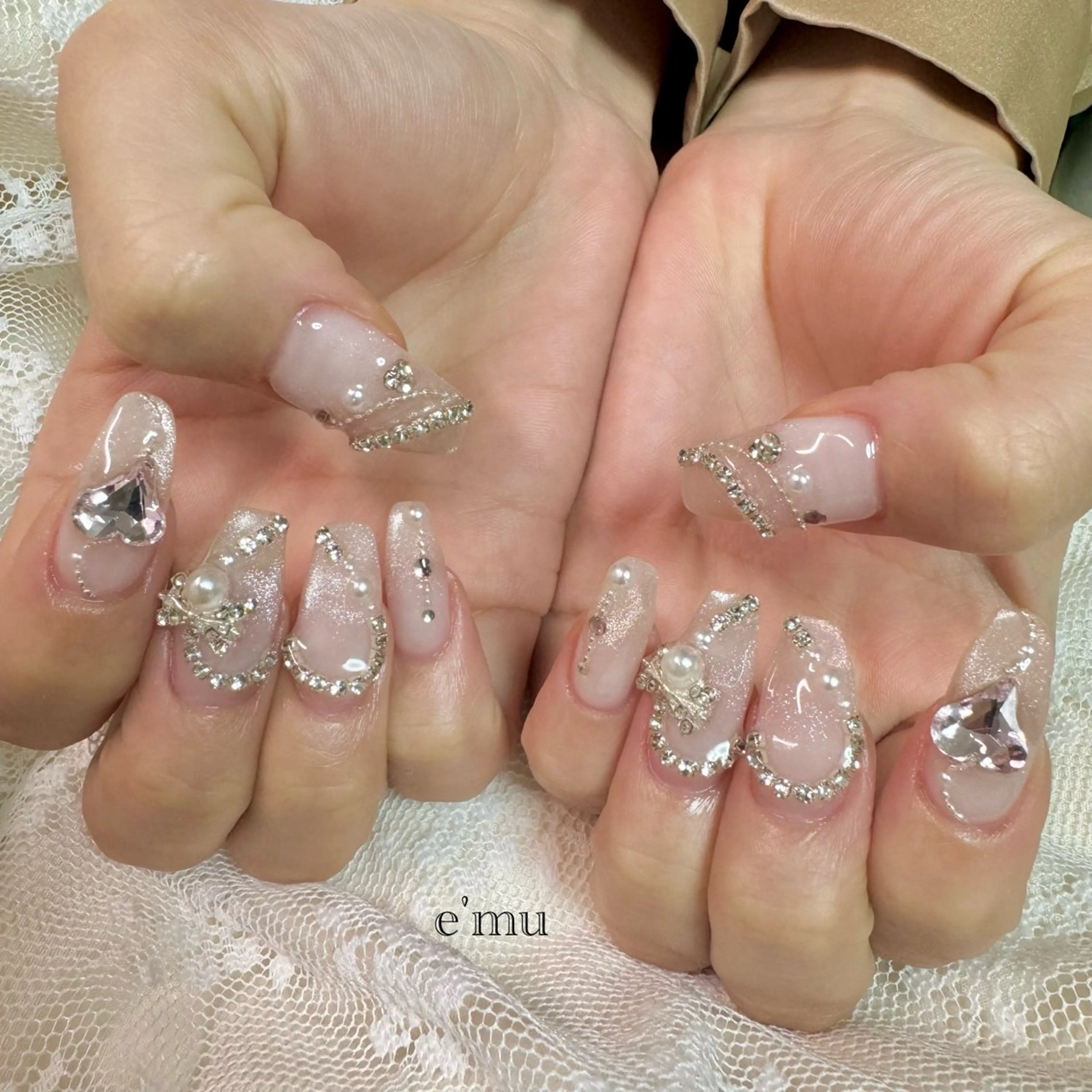 ネイル キラキラネイル ハンドネイル nail salon e'mu💐のネイルデザイン