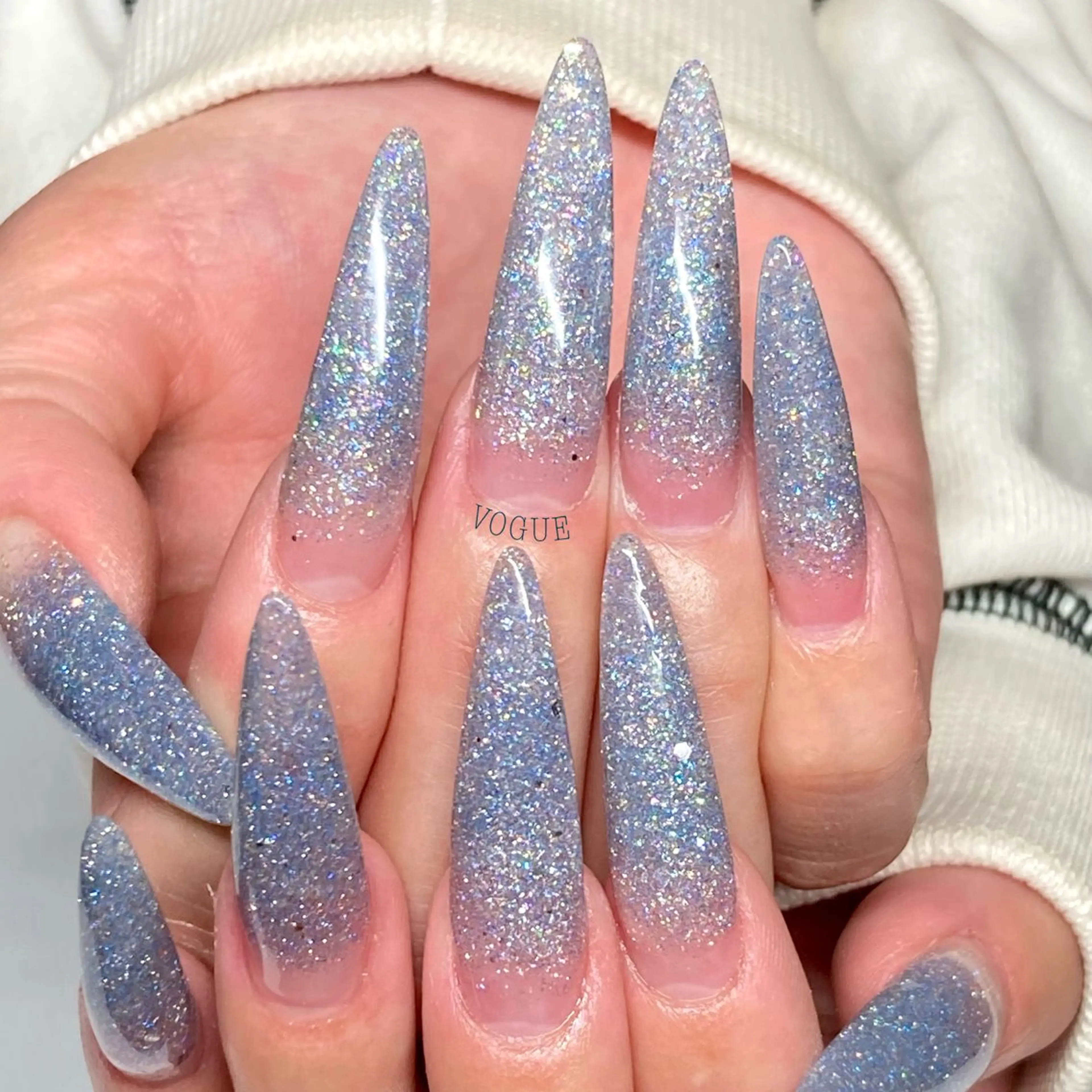 ネイル ハンドネイル VOGUE ×SWANのネイルデザイン