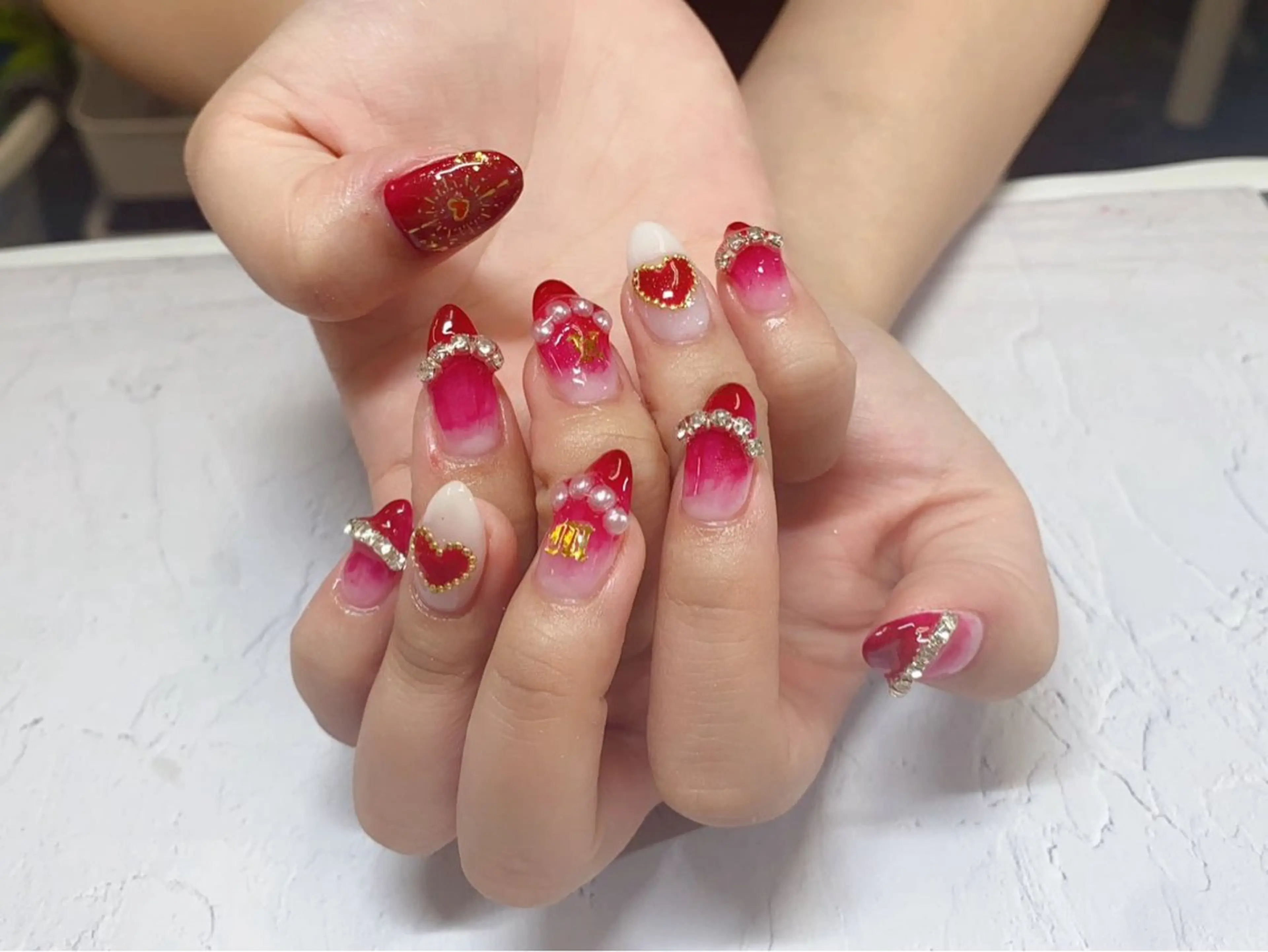 オフなし✨持ち込みやり放題✨ストーン、パーツ付き❤️の写真