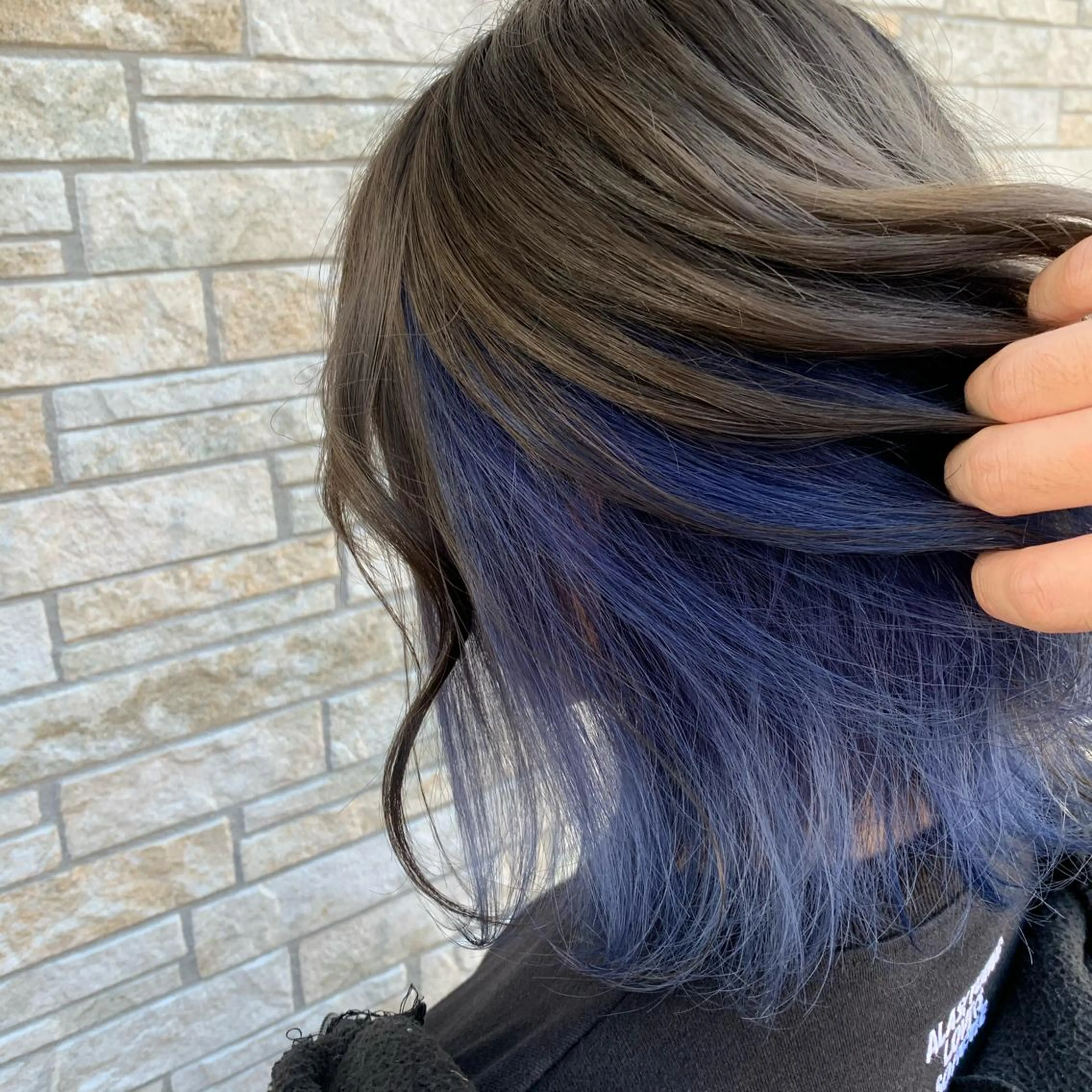 ミディアム カラー ヘアアレンジ ブルーカラー グレージュ インナーカラー カット ヘアカラー 守屋 颯太のヘアスタイル