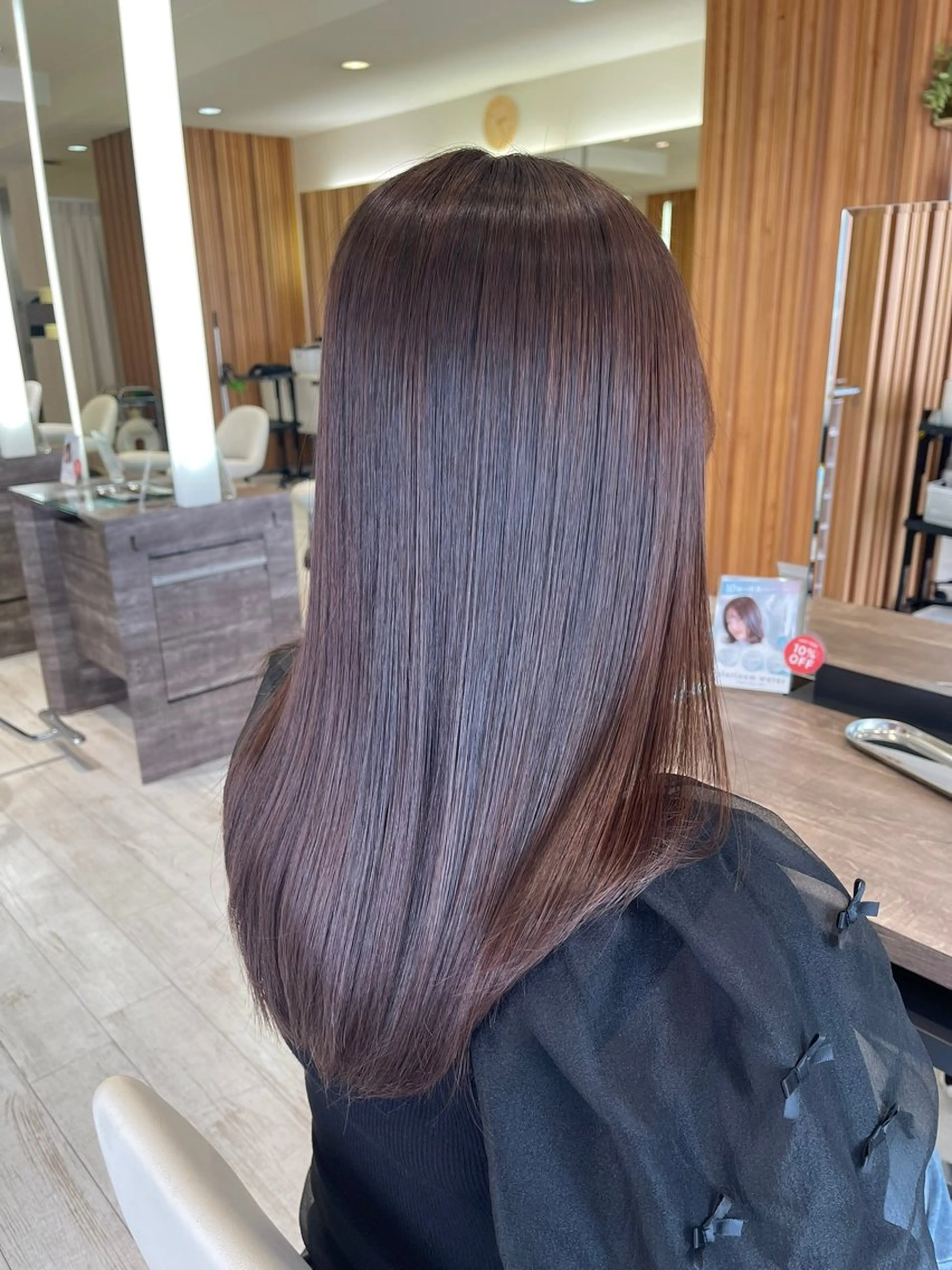 セミロング カット デザインカラー、艶髪 大塚　耕平のヘアスタイル