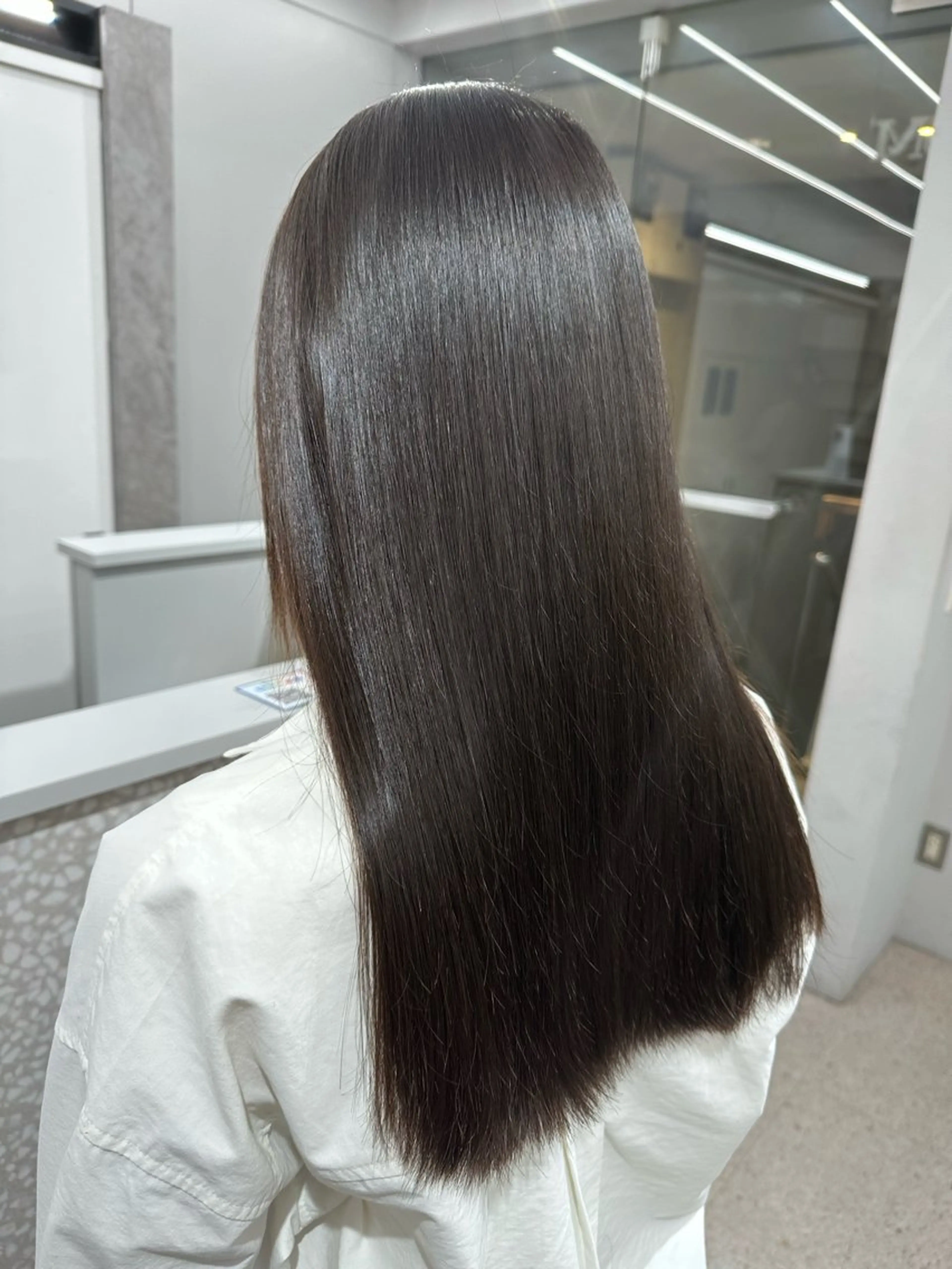 セミロング カット トリートメント 🖤🤍石川 アイリ🤍🖤のネイルデザイン