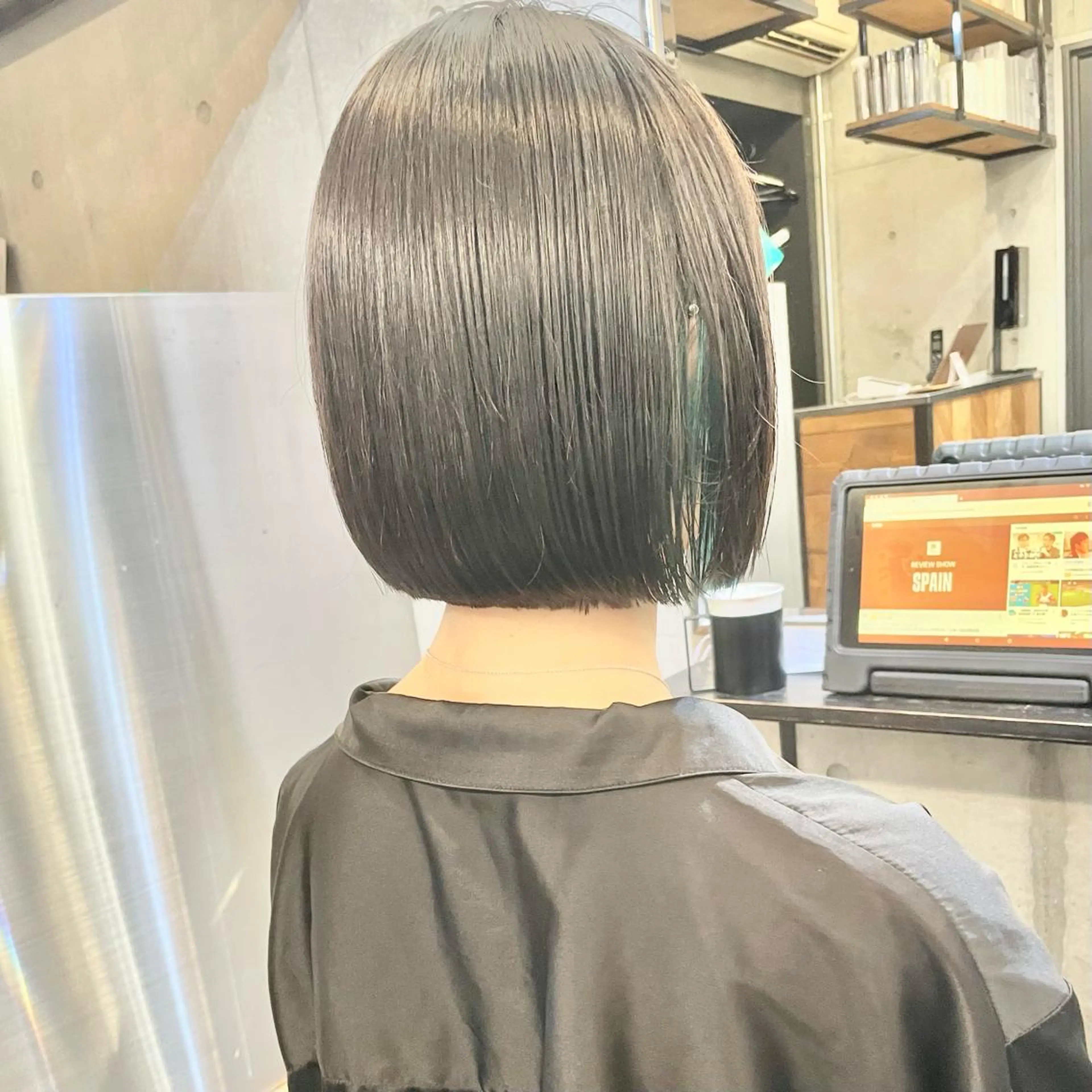 ショート カラー 切りっぱなしボブ ショートボブ ハンサムショート アディクシーカラー ブルーカラー カット ヘアカラー トリートメント ショートボブ縮毛矯正 髪質改善のプロ山道潤のヘアスタイル