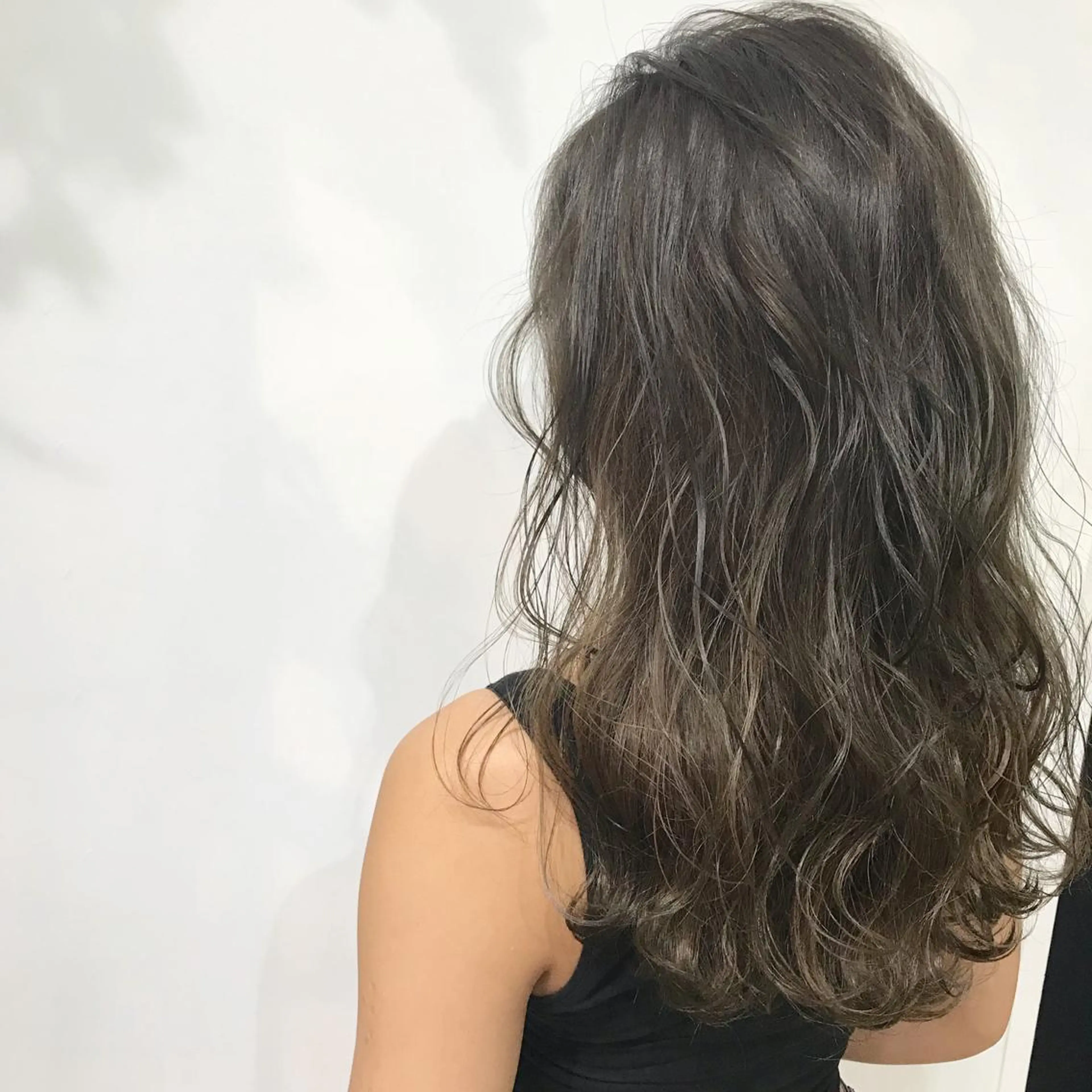 ロング カラー ハイライトカラー ハイライト ヘアカラー トリートメント レイヤー/顔周り /AKARIのヘアスタイル