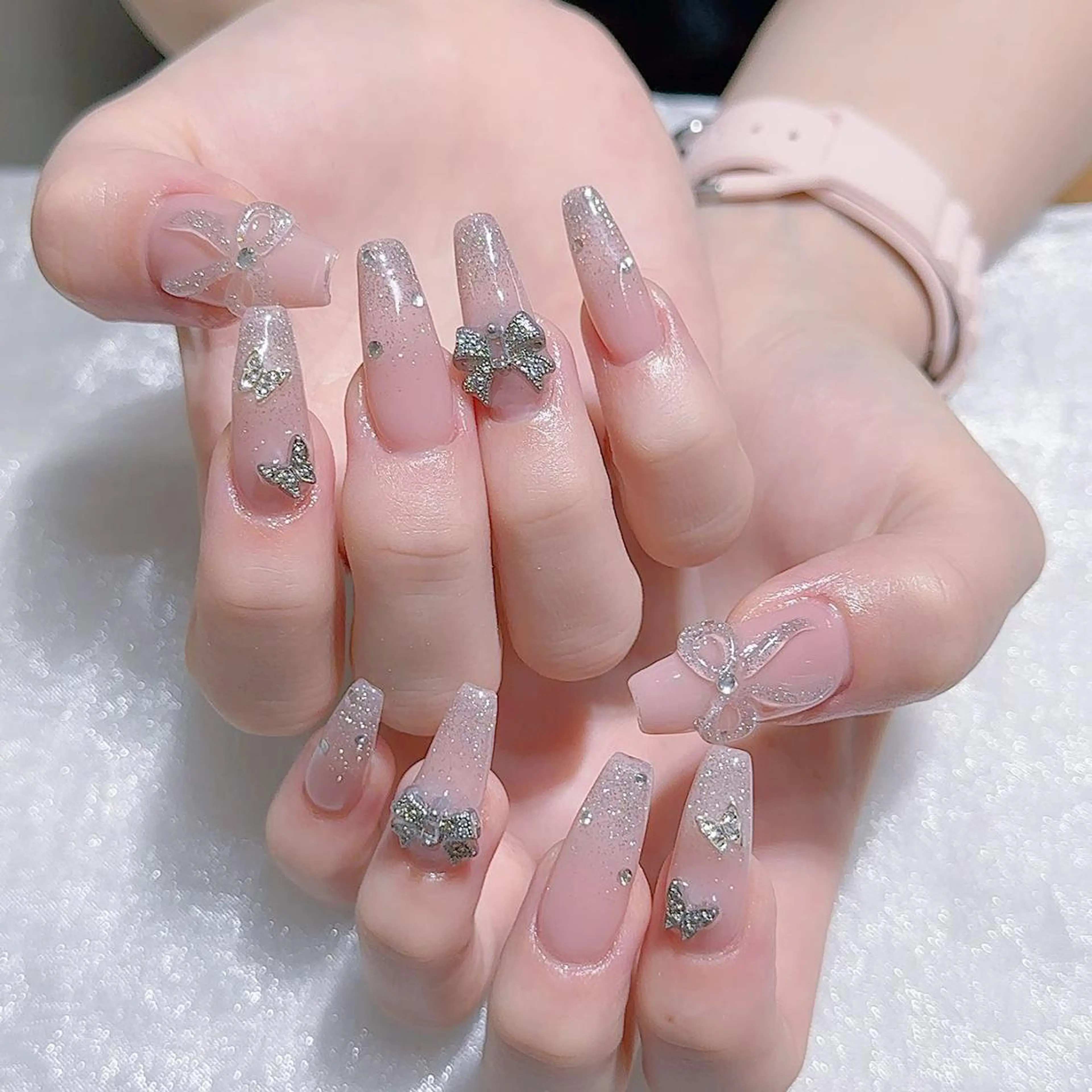 ネイル ハンドネイル Queens PUPUのネイルデザイン