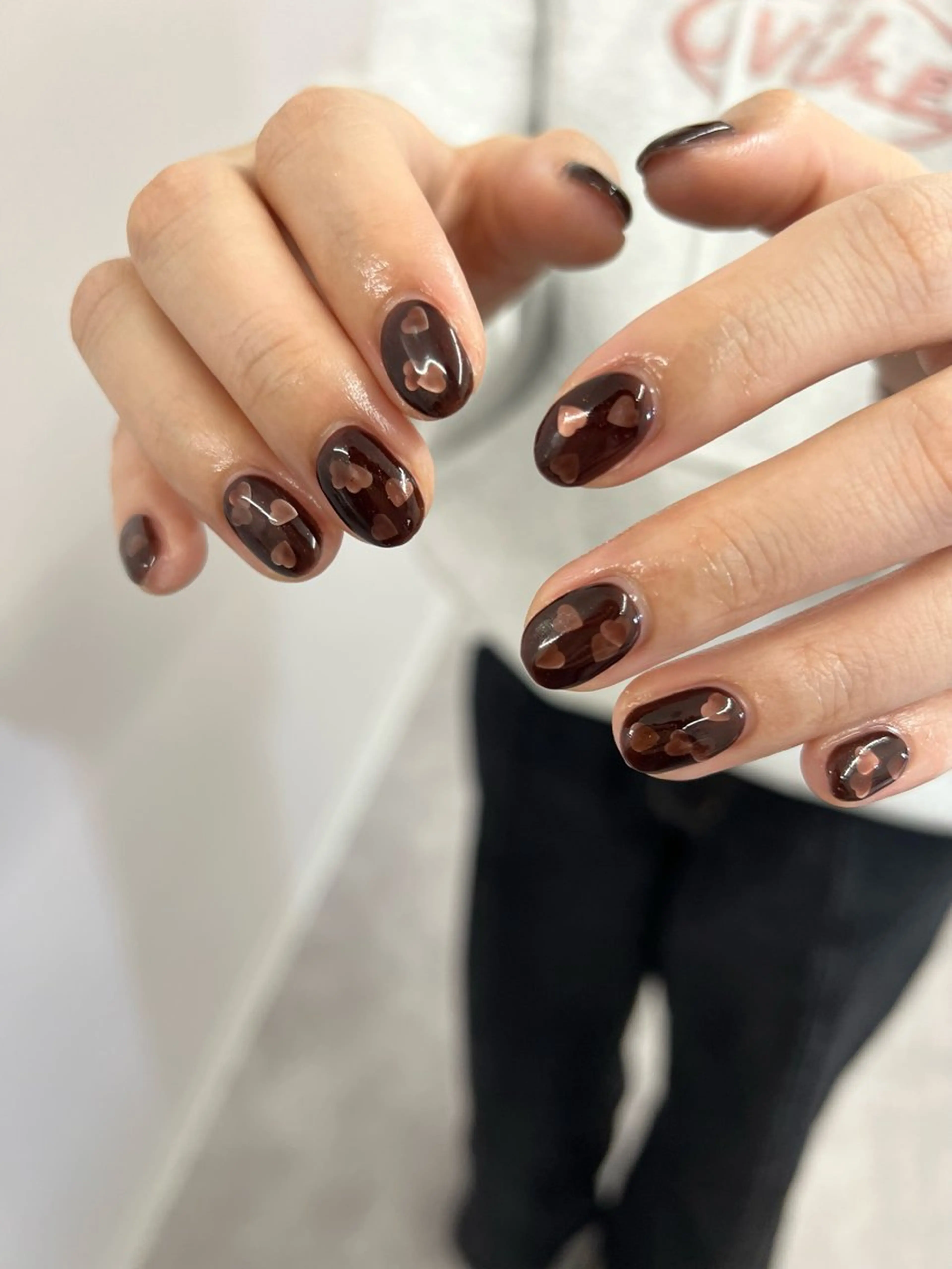 ネイル ブラウン ジェルネイル ハート マグネットネイル ニュアンスネイル ハンドネイル ハンドケア Bana_ Nailのネイルデザイン