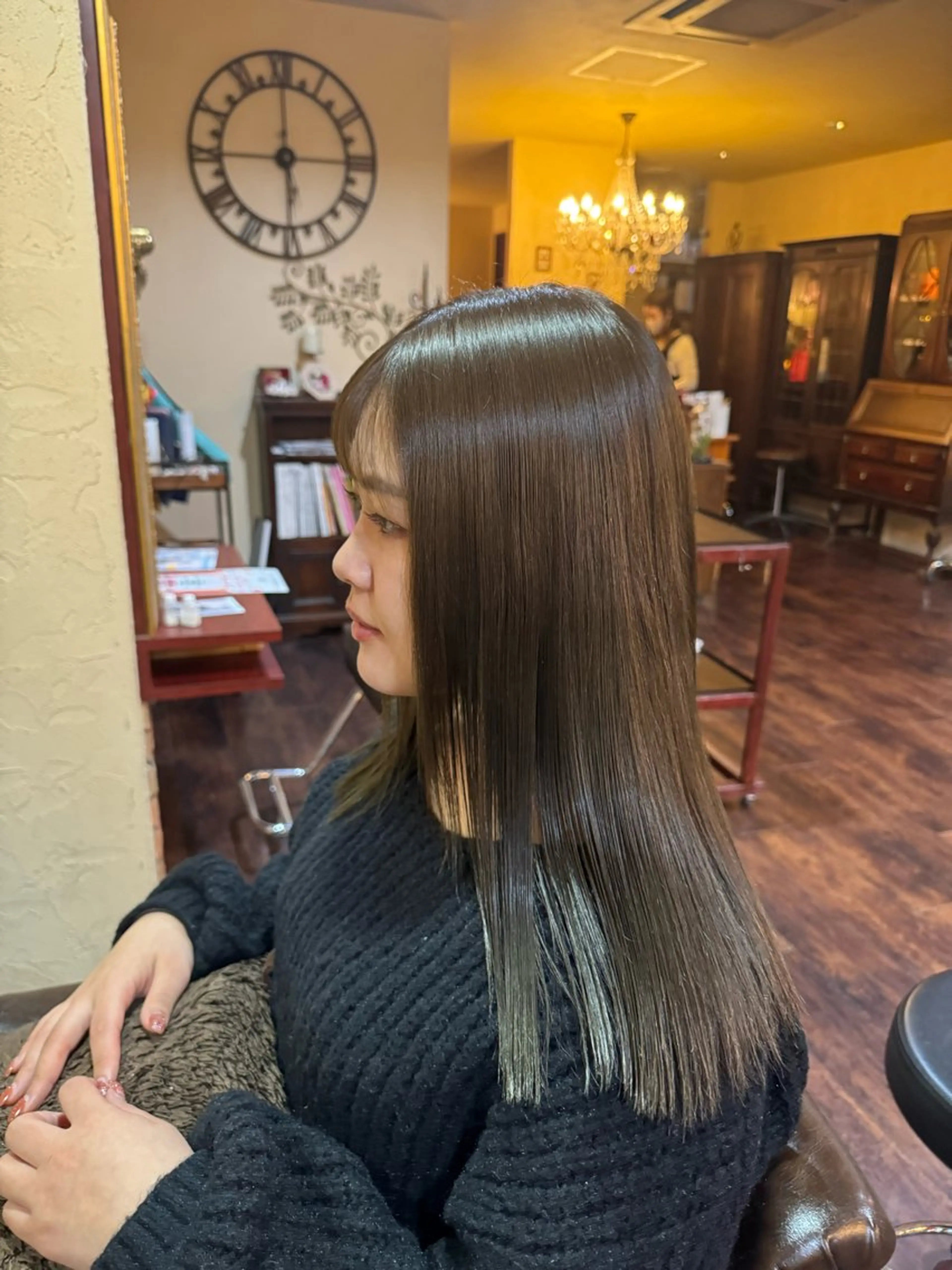 ミディアム カラー 笠井 彩花のヘアスタイル