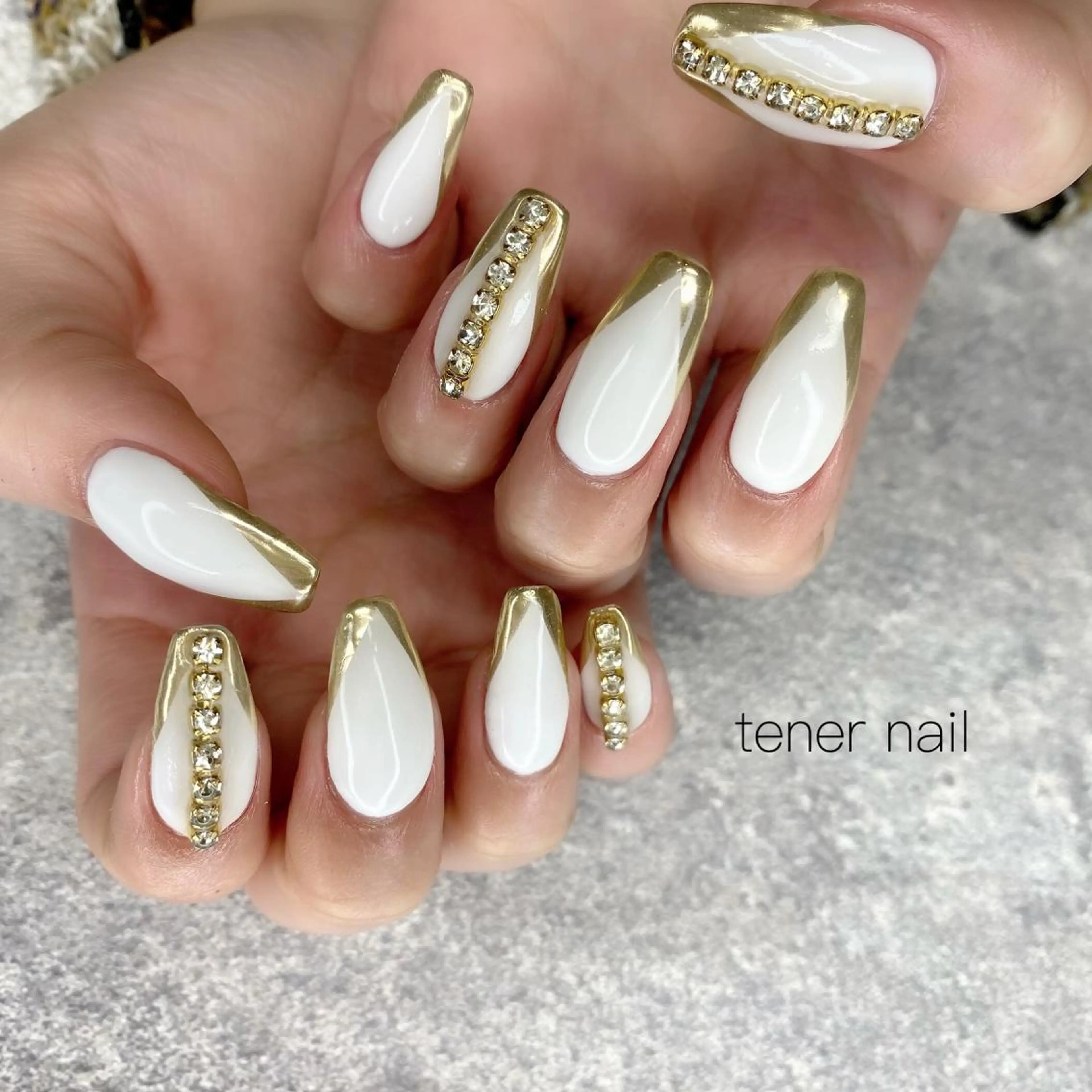 ネイル フレンチネイル ゴールド ミラーネイル ホワイト tener  nail  テネルネイル所属・テネルネイル tener nailのネイルデザイン