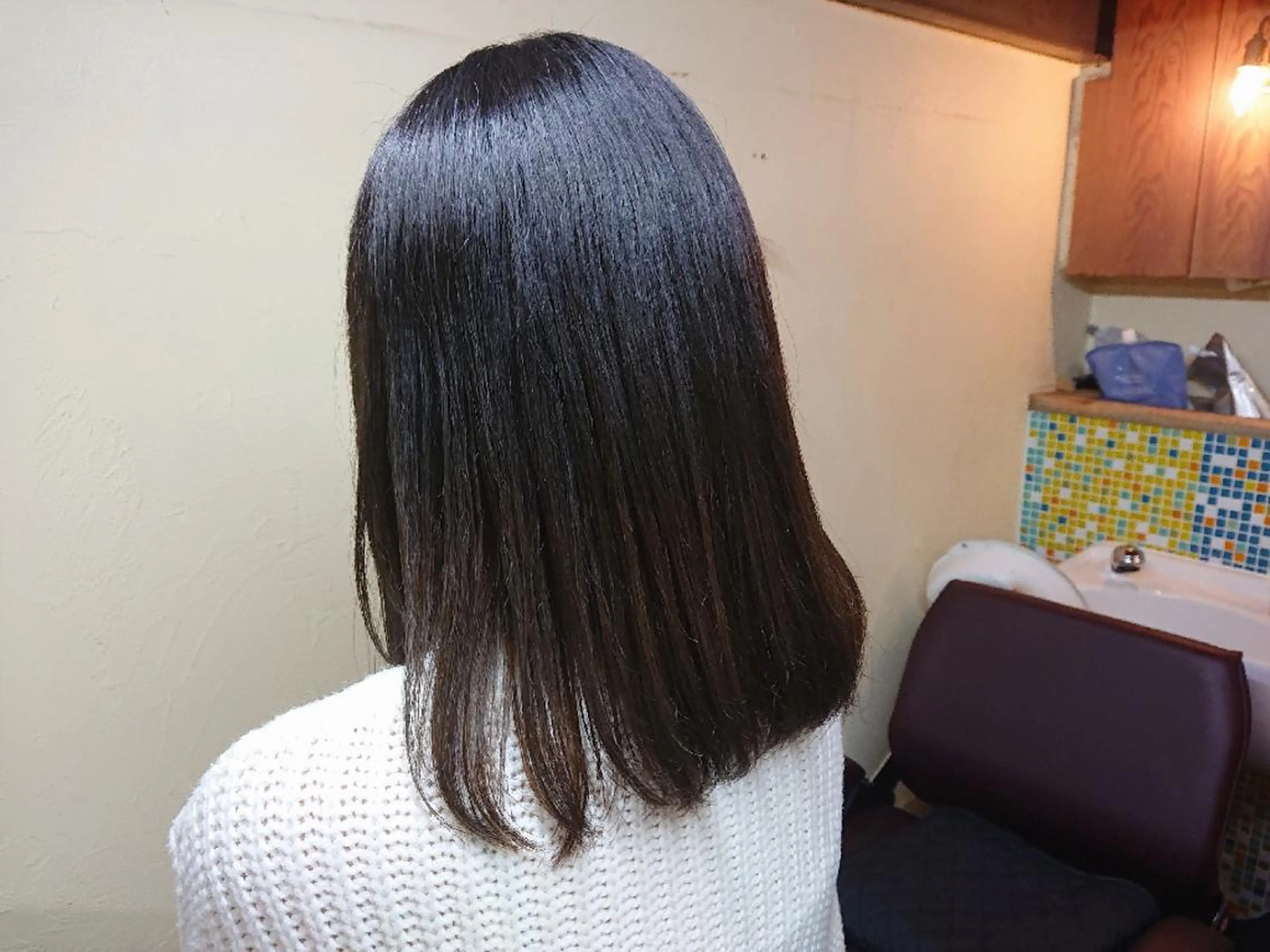 ミディアム カラー ベージュカラー ブリーチ グラデーションカラー ブリーチなしカラー オリーブベージュ 「sumi」Hair  Design所属・「sumi」 AMIのヘアスタイル