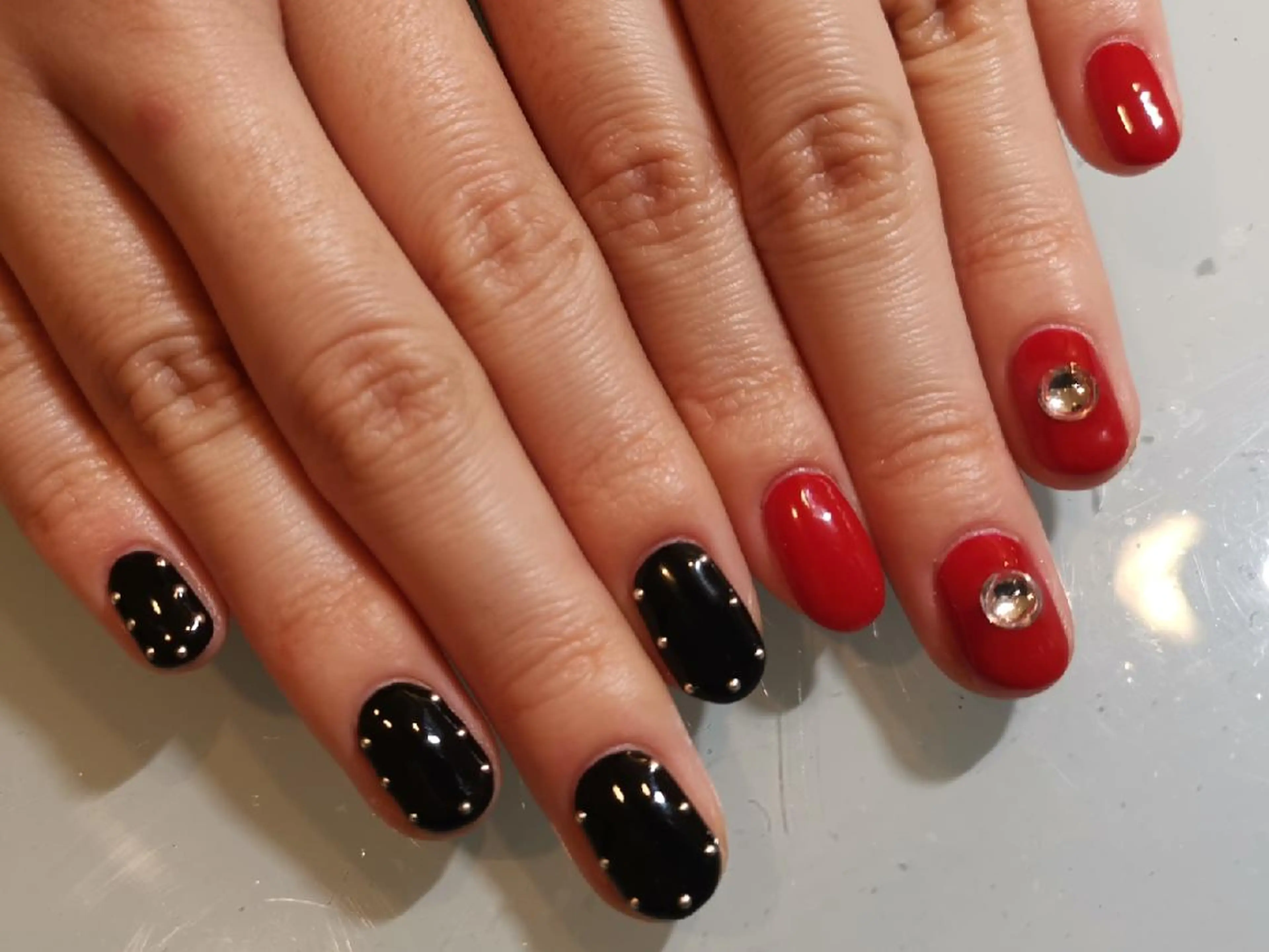 ネイル 赤色 人気エリア💖完全個室【ルリエ】所属・ネイルサロン Lelienルリエのネイルデザイン