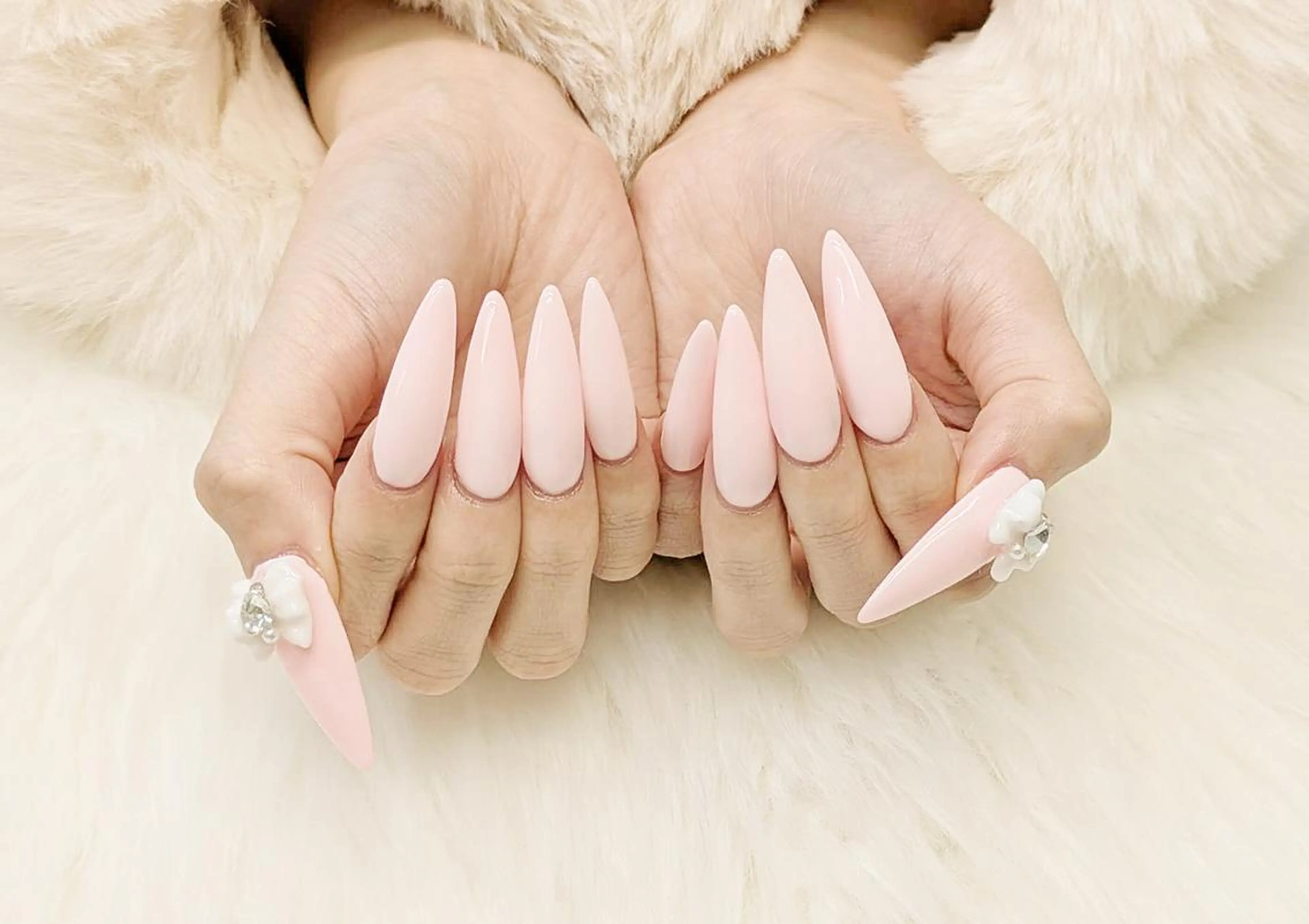 ネイル 長さ出し ジェルネイル 持ち込み ワンカラーネイル パラジェル ハンドネイル リラネイル Aikenのネイルデザイン