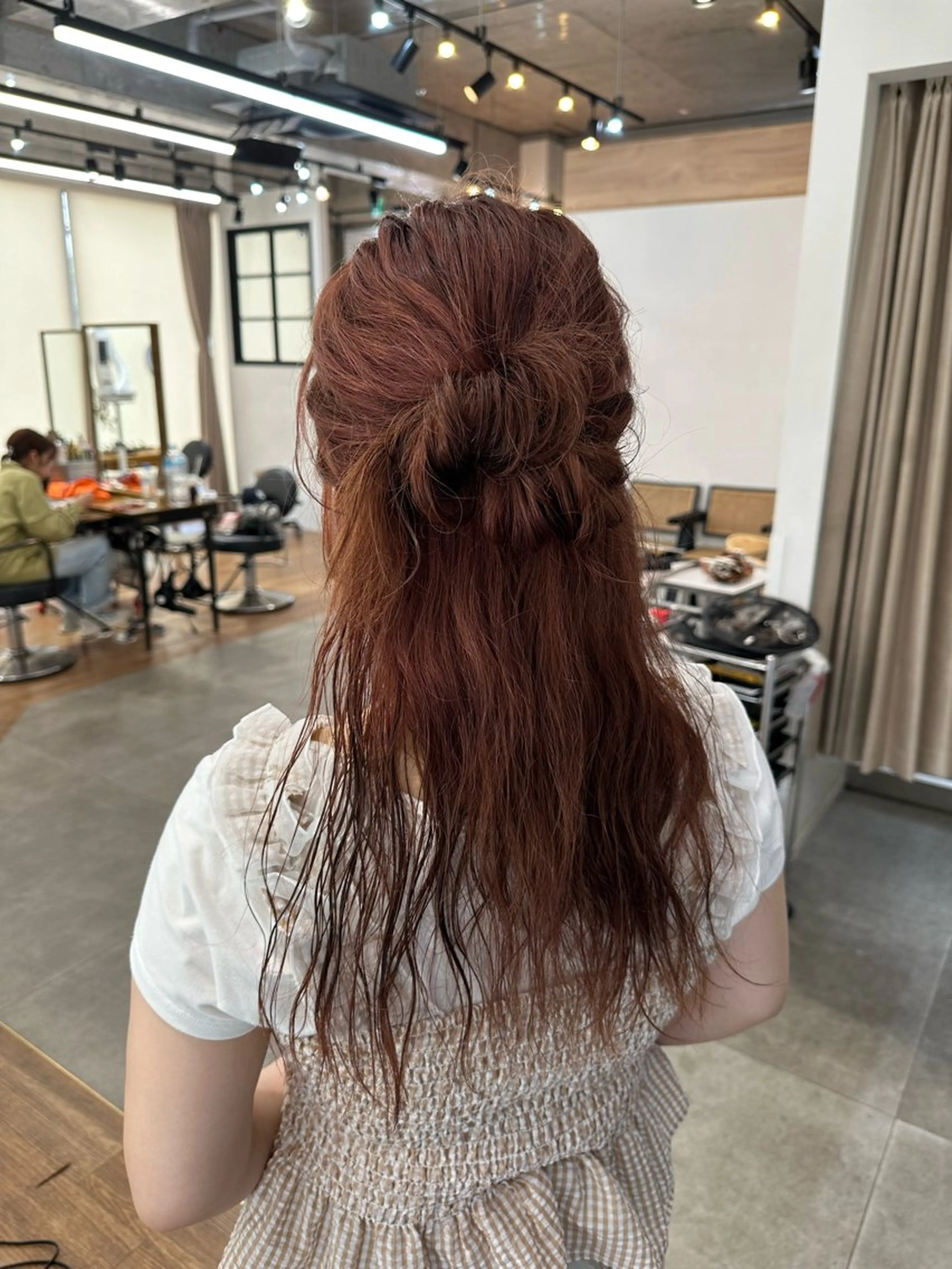 ロング ヘアアレンジ ハーフアップ OLSEN D.B.A BALLOON HAIR所属・さとう あやかのヘアスタイル