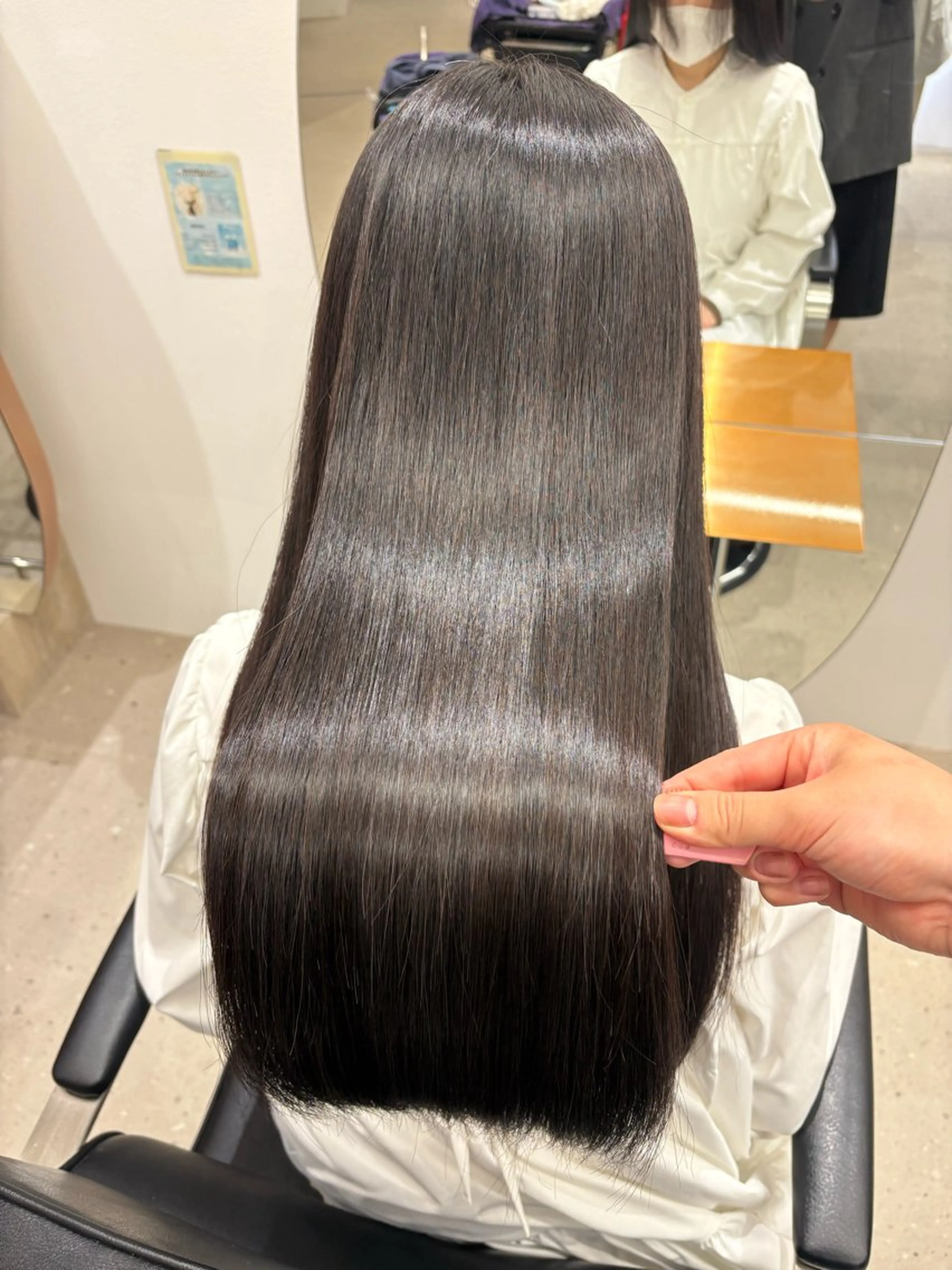 ロング 𝗕𝗼𝗻𝗵𝗲𝘂𝗿西梅田所属・ノンダメージ® 稲垣  いおりのヘアスタイル