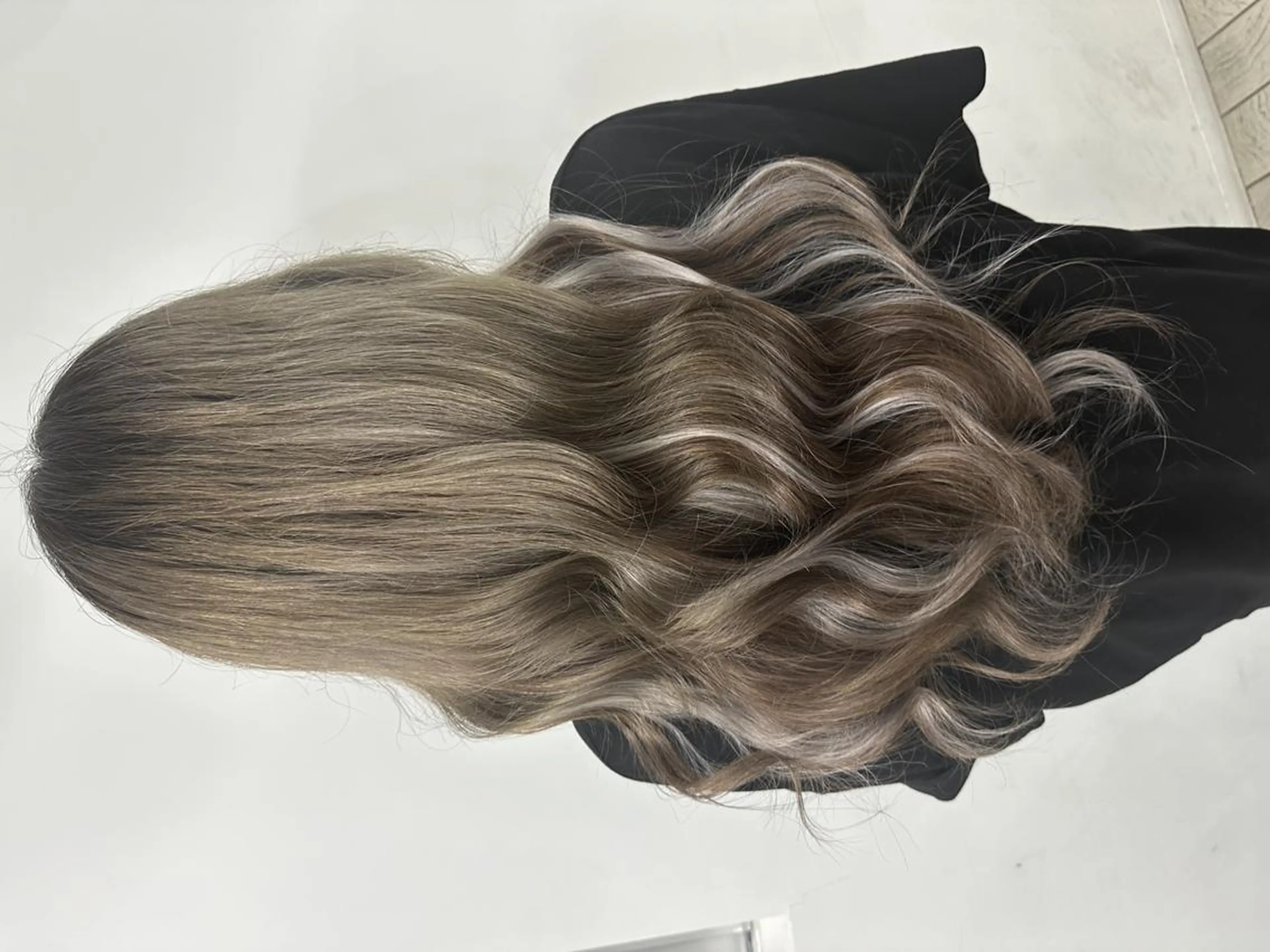 ロング カラー ヘアアレンジ シールエクステ アディクシーカラー バレイヤージュ ブリーチ ケアブリーチ MISAKIエクステ ブリーチ\5900のヘアスタイル