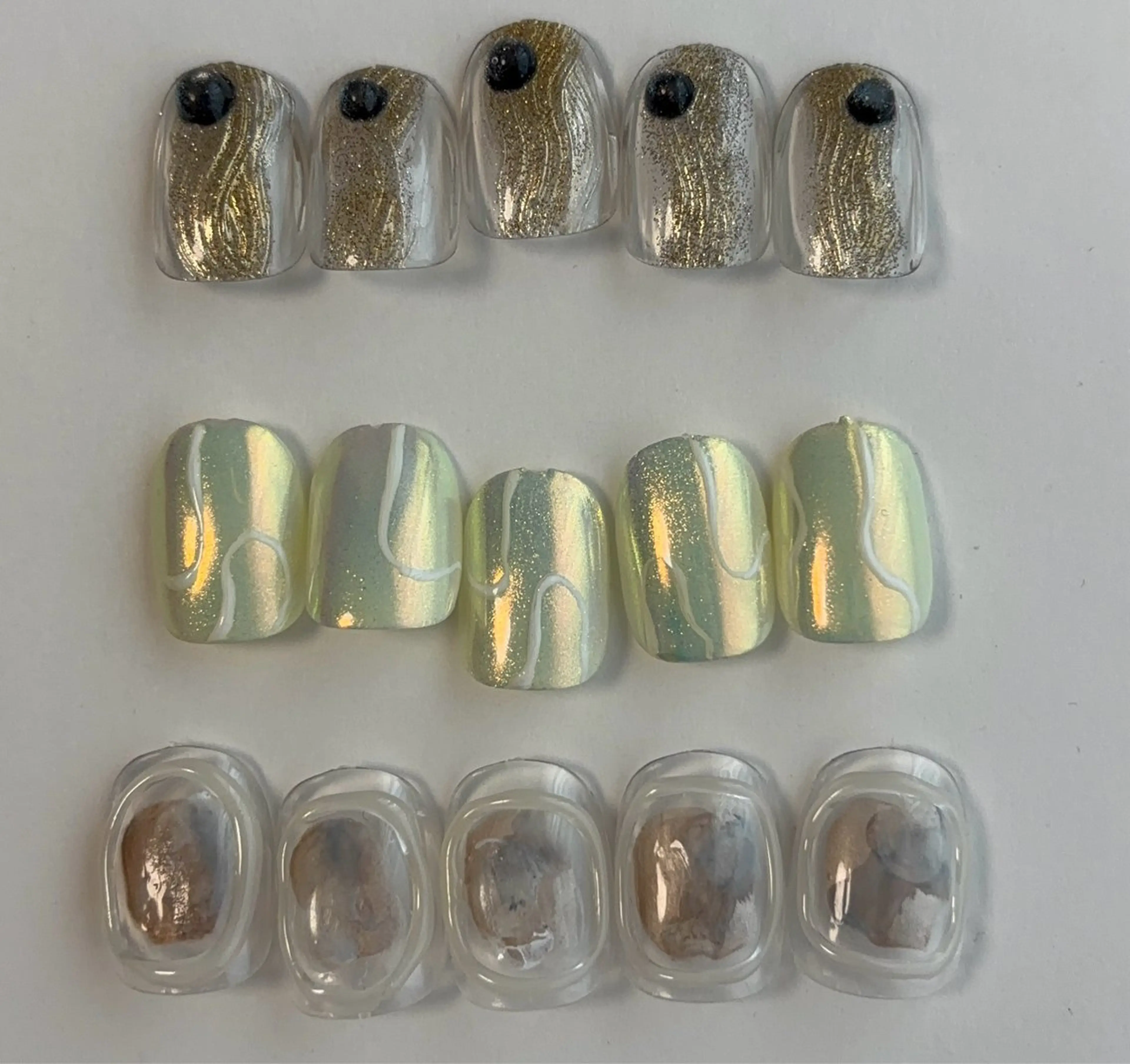 ネイル ハンドネイル une／YUKINA 🫧大人nuanceのネイルデザイン