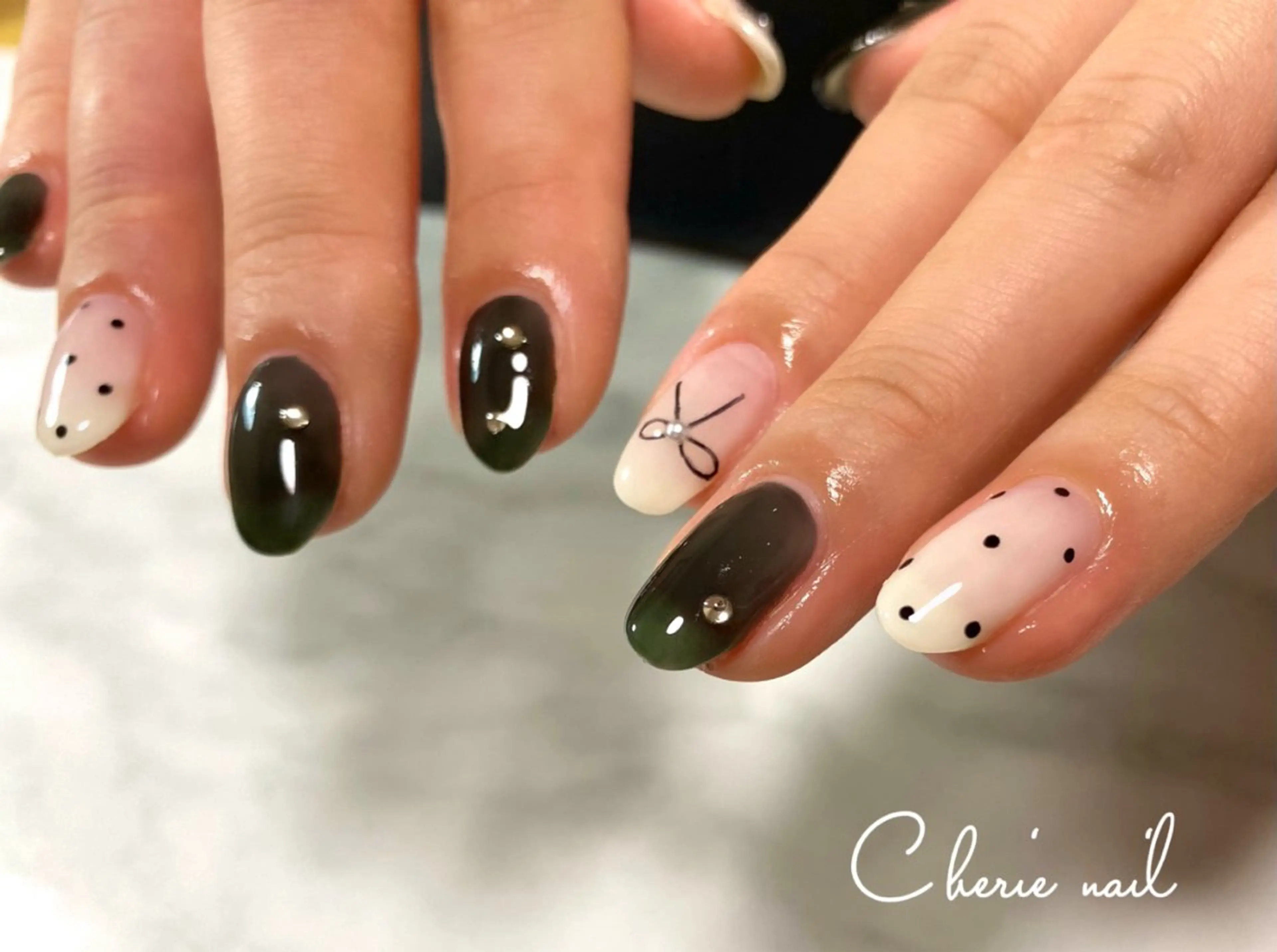 ネイル ドット ジェルネイル リボン ハンドネイル Cherienail yunaのネイルデザイン