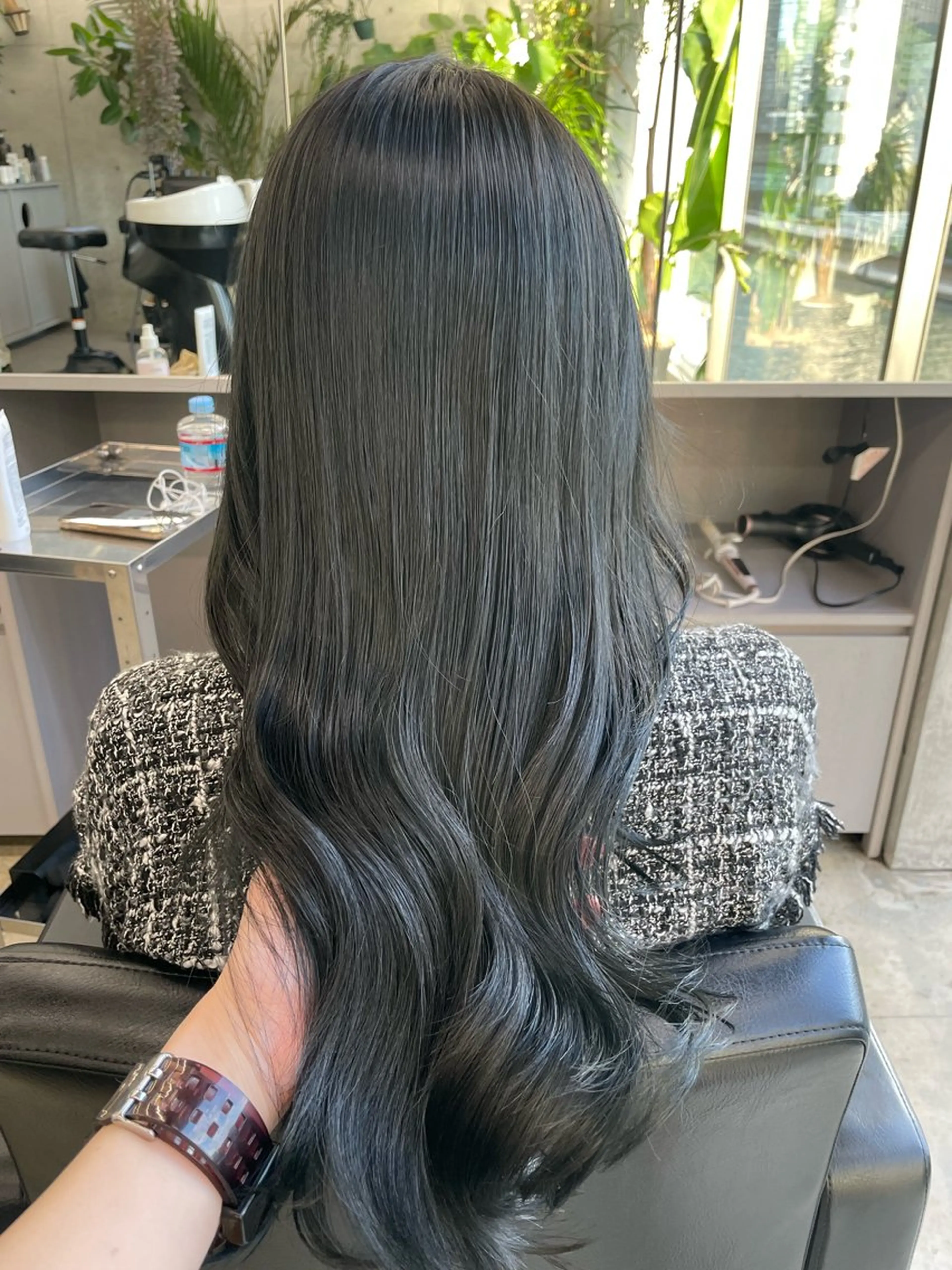 ロング カラー ロングレイヤー アッシュ ベージュカラー ケアカラー 透明感カラー カット ヘアカラー トリートメント レイヤー/梅田/ HIKARU🍀のヘアスタイル