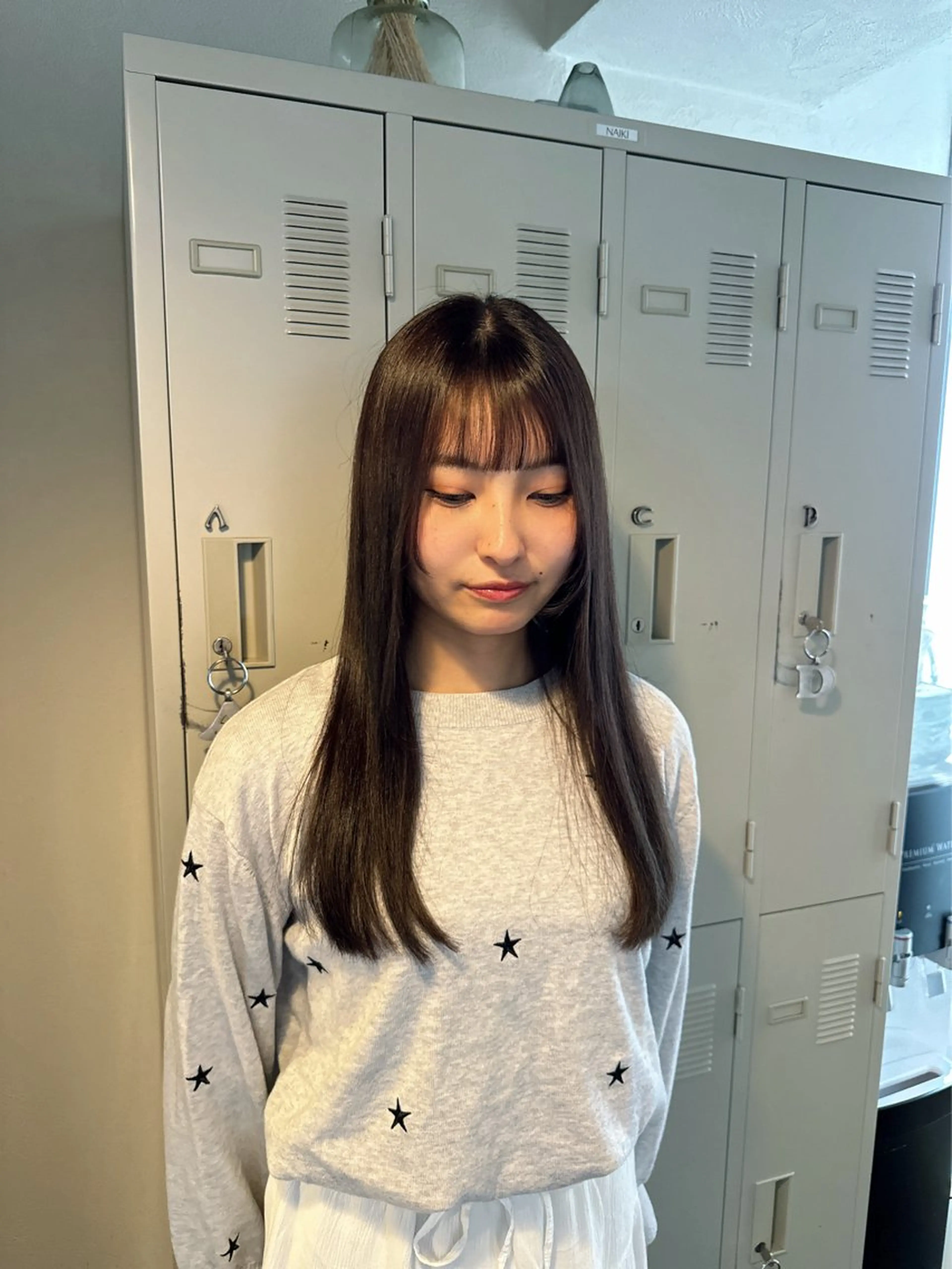 セミロング チョコレートブラウン no aのヘアスタイル
