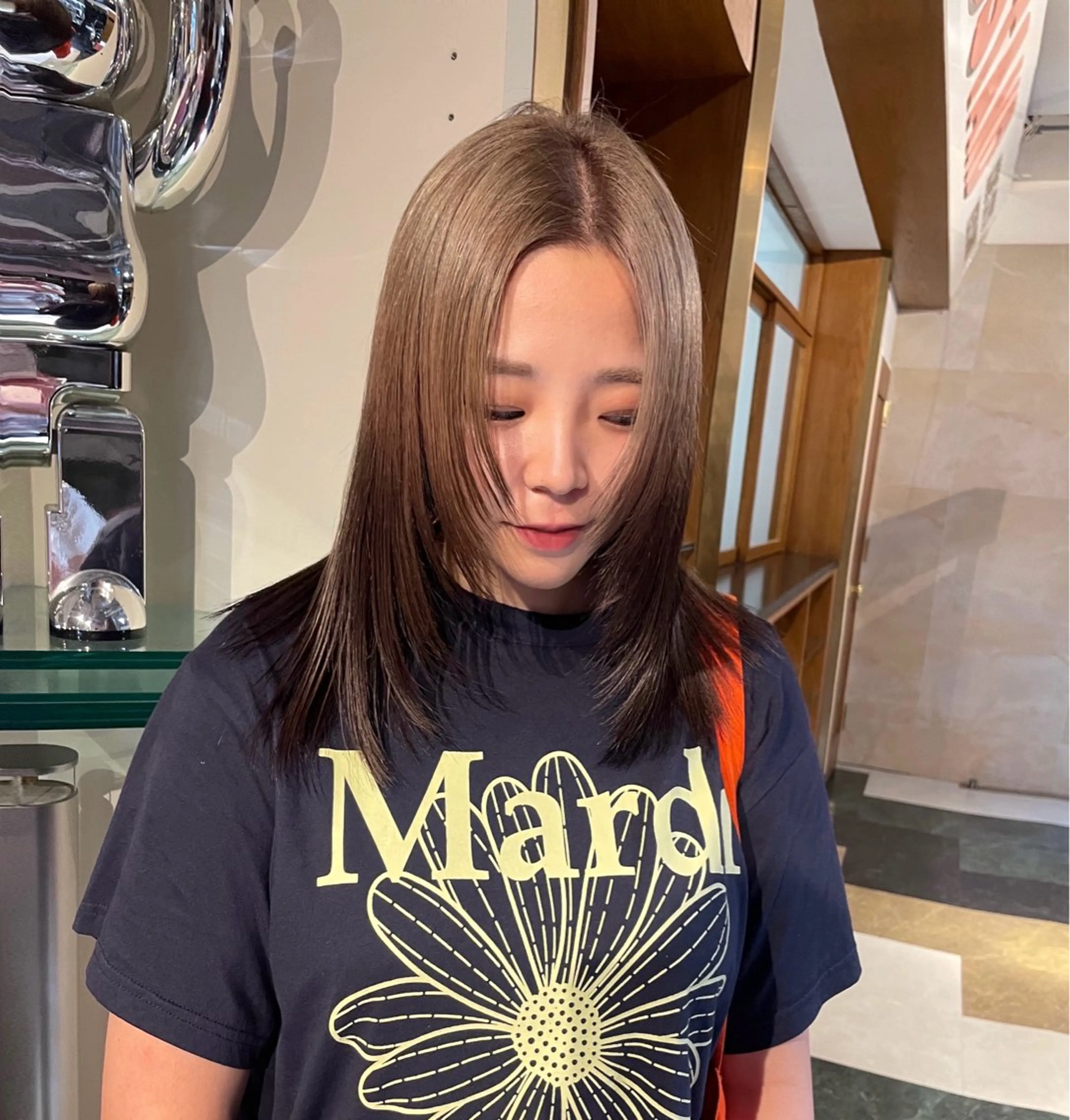 セミロング メリケンビューティーパーラー所属・CHIHIRO メリケンビューティーのヘアスタイル