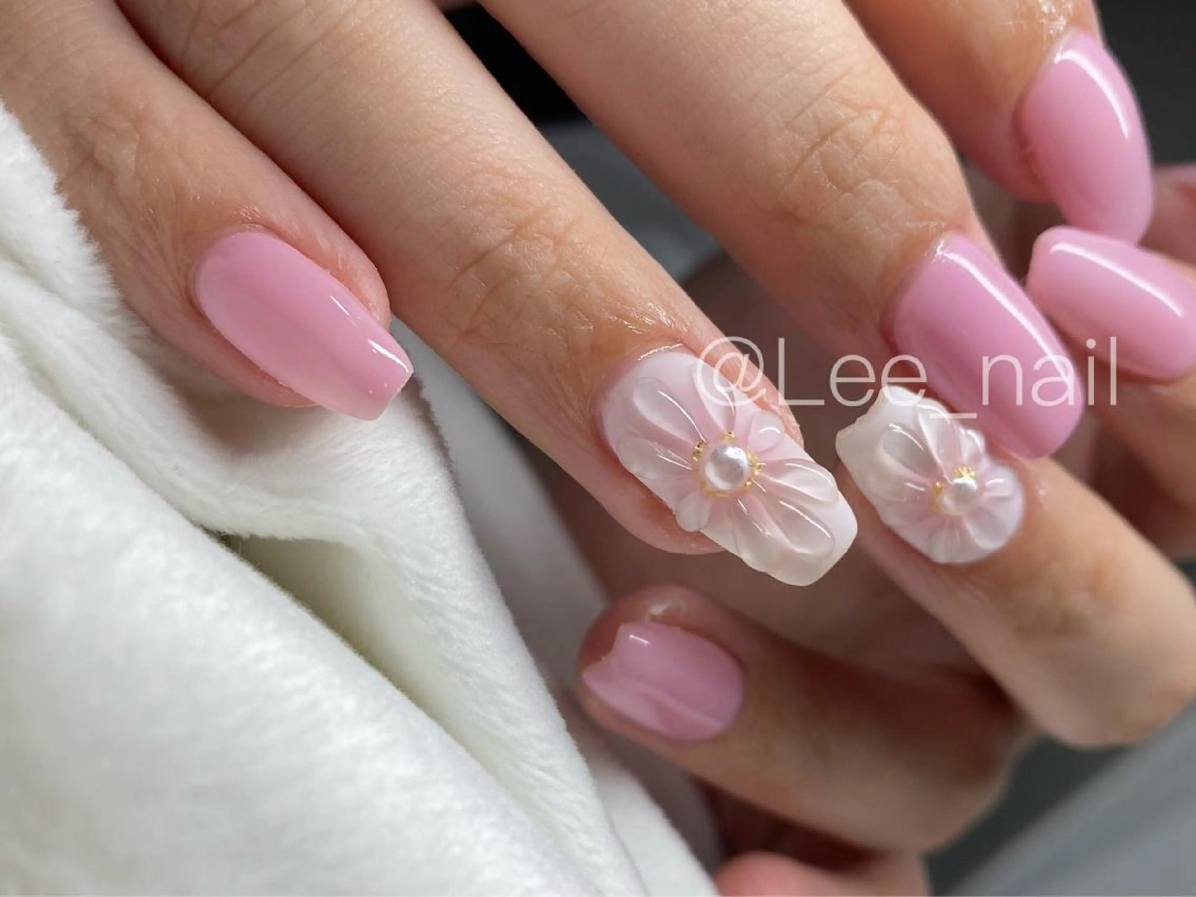 ネイル フラワーネイル ぷっくりネイル ハンドネイル Lee_ nailのネイルデザイン