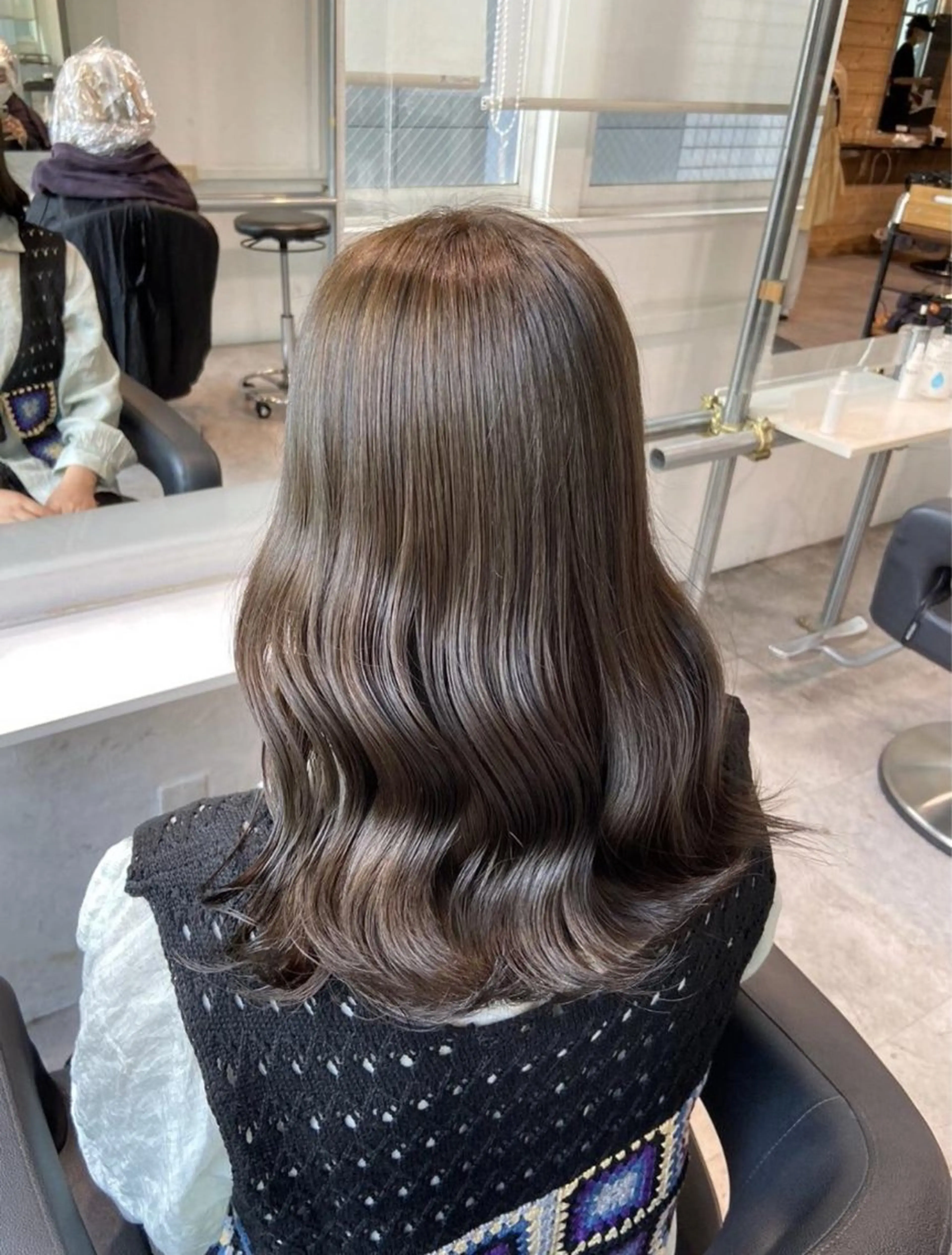 ロング カット ヘアカラー ヘアセット 韓国ヘア/ブリーチ無 しWカラー/オリーブのヘアスタイル