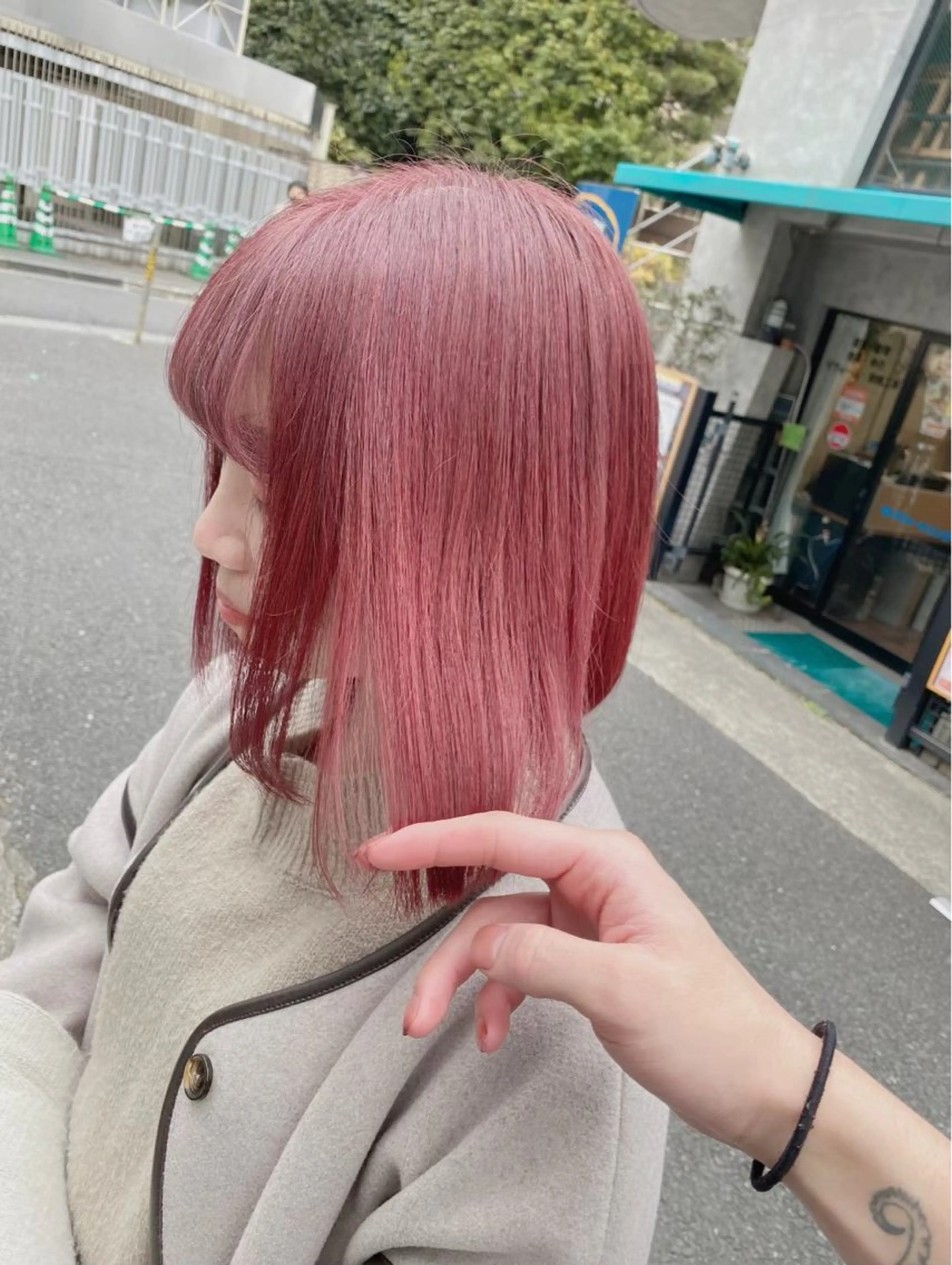 ミディアム カラー mina by ONE's KYOGOKU所属・推しカラー・ウルフ 🐺TOMOKA🐺のヘアスタイル