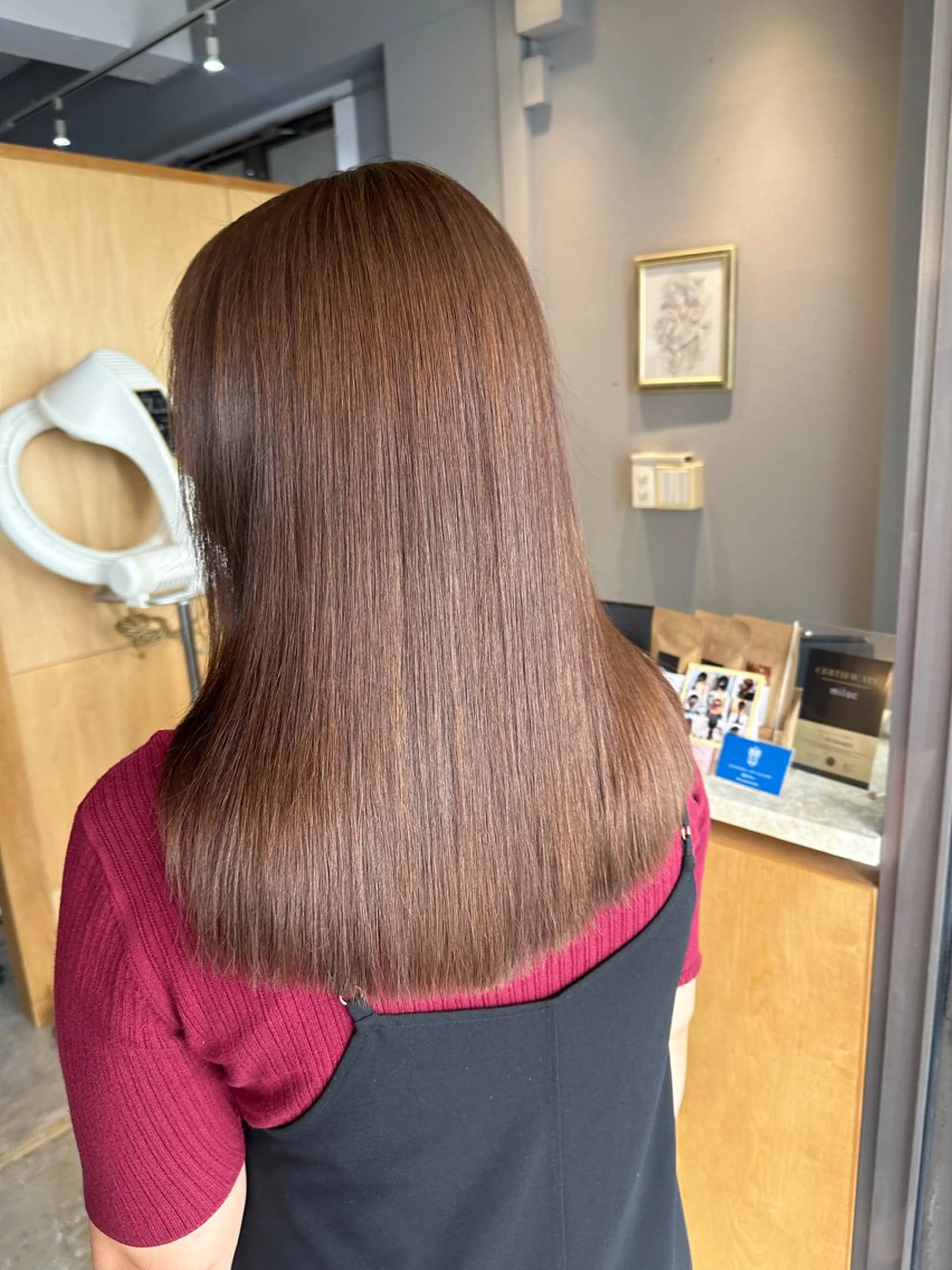 ミディアム miloc MOMOKAのヘアスタイル