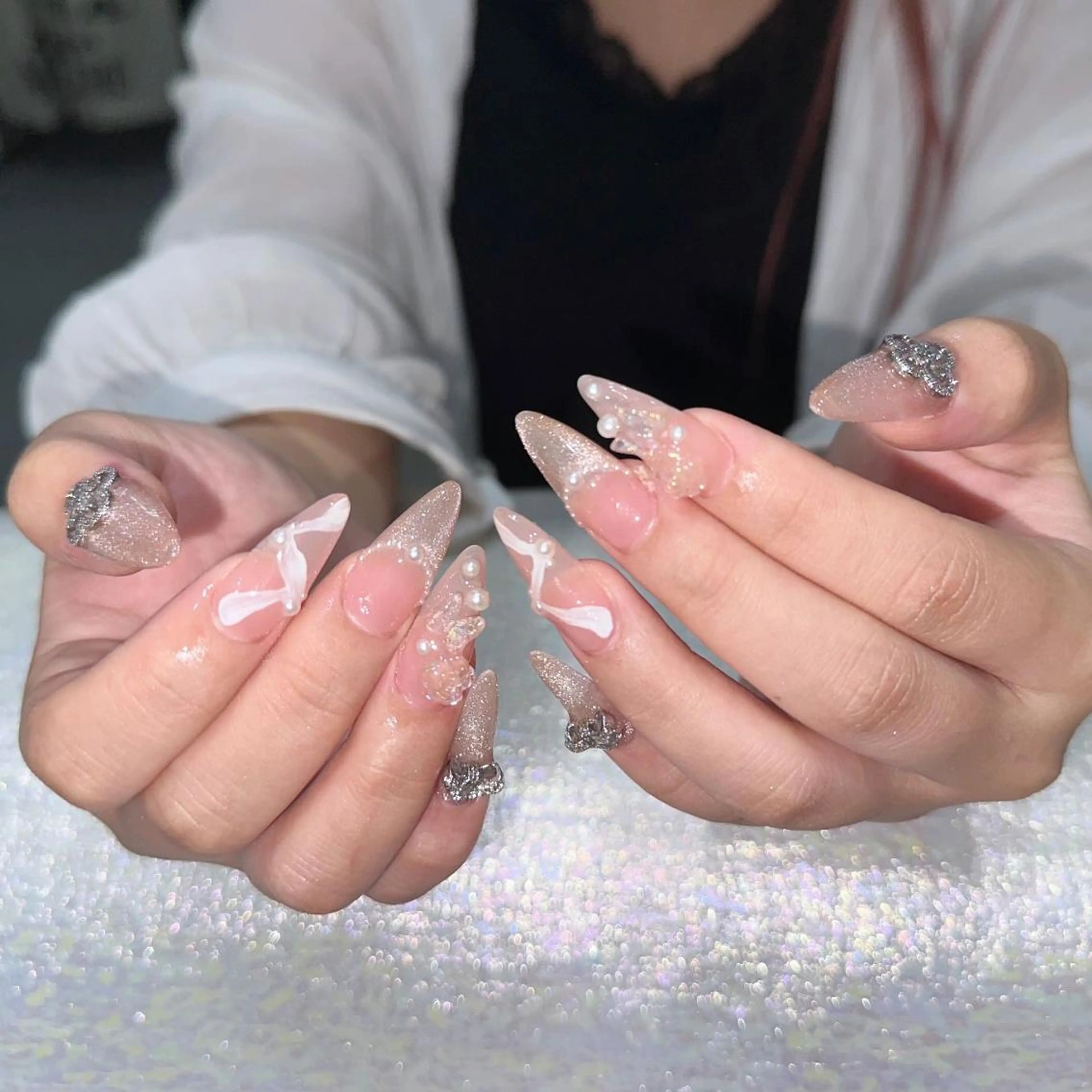 ネイル アートネイル 長さ出し ネイルチップ Queens ゲンのネイルデザイン