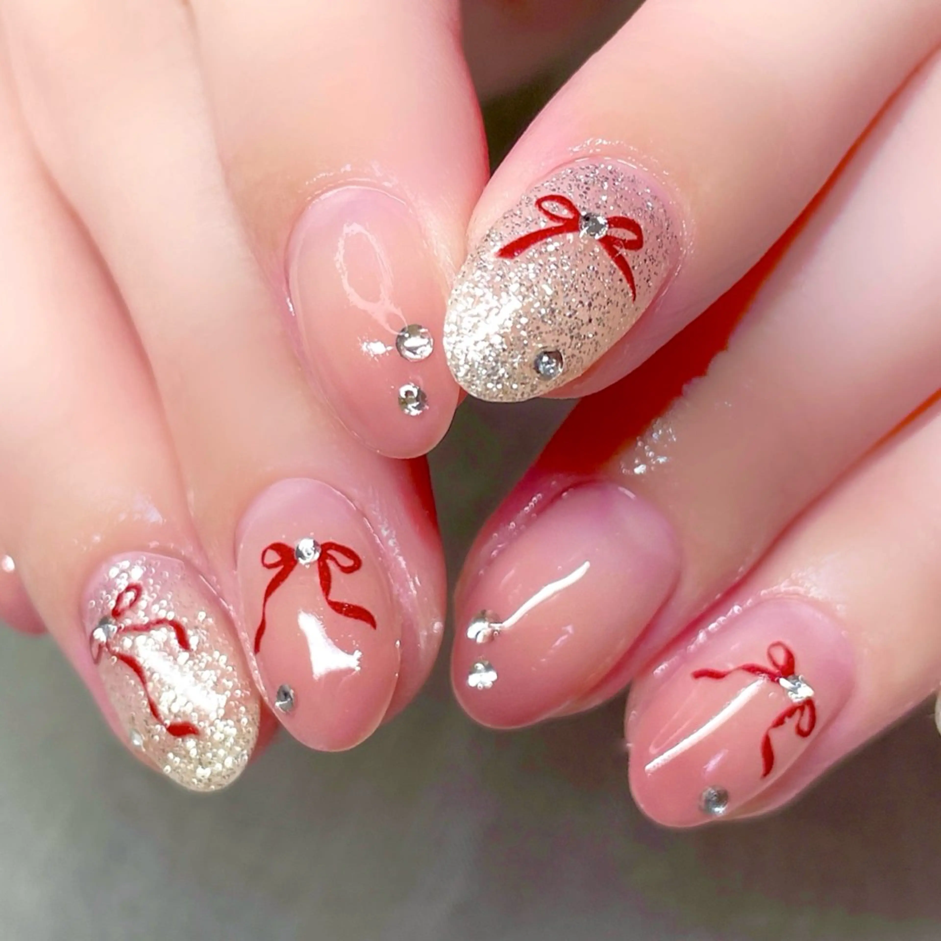 ネイル リボン ストーンネイル ハンドネイル Nailist SUZU所属・Nailist suzuのネイルデザイン