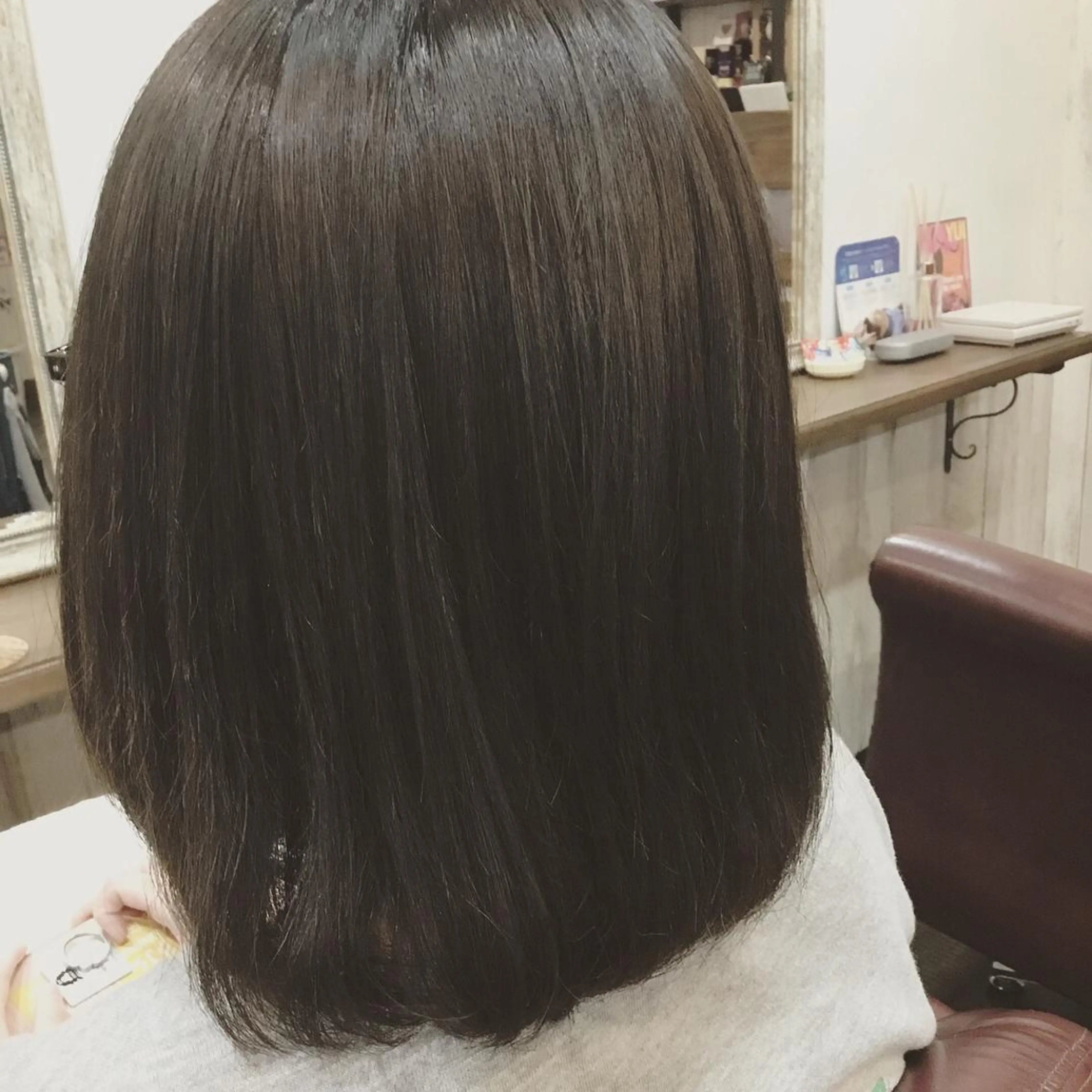 ミディアム カラー embrace エンブレイスのヘアスタイル