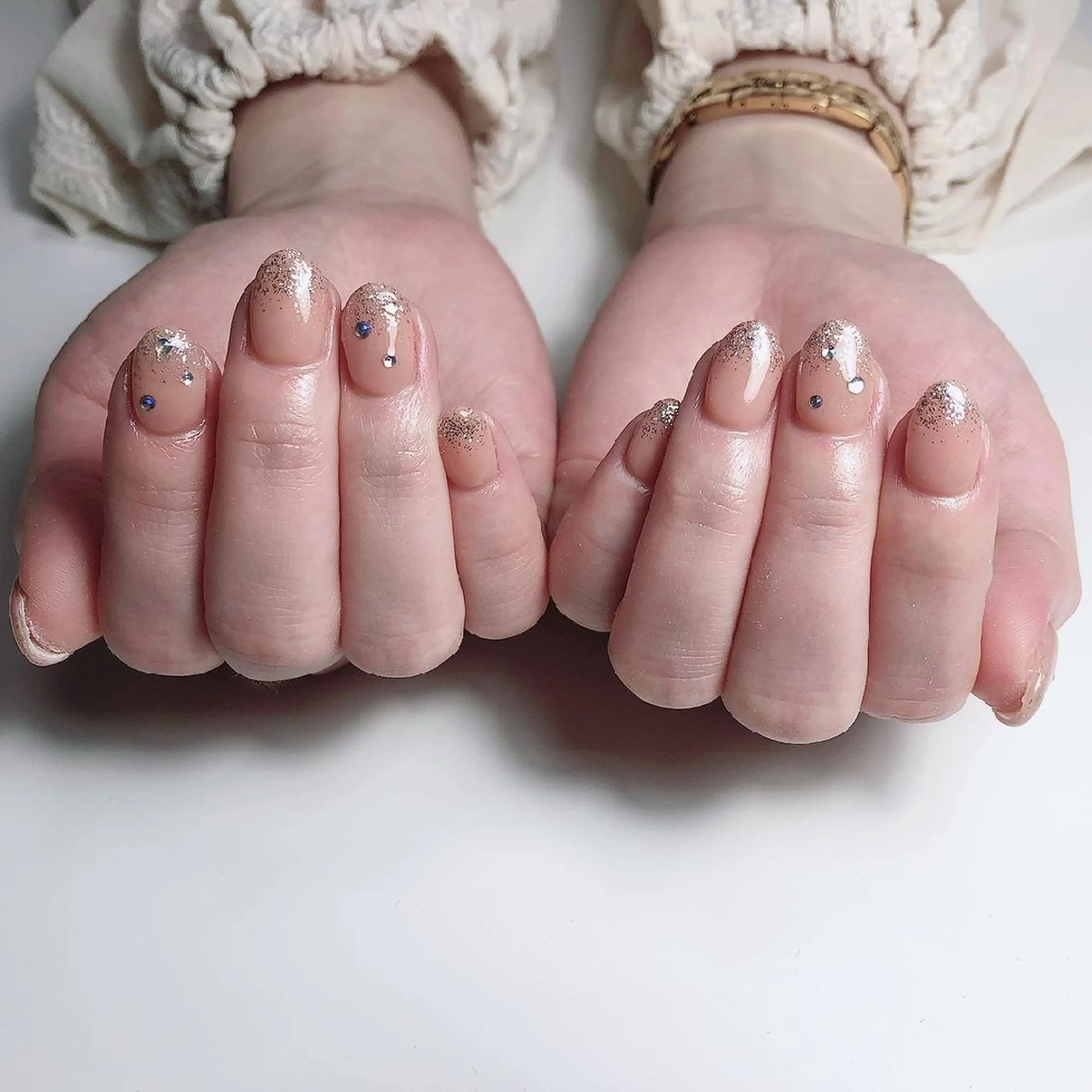 セミロング ネイル キラキラネイル ☺︎山部 志麻☺︎のネイルデザイン