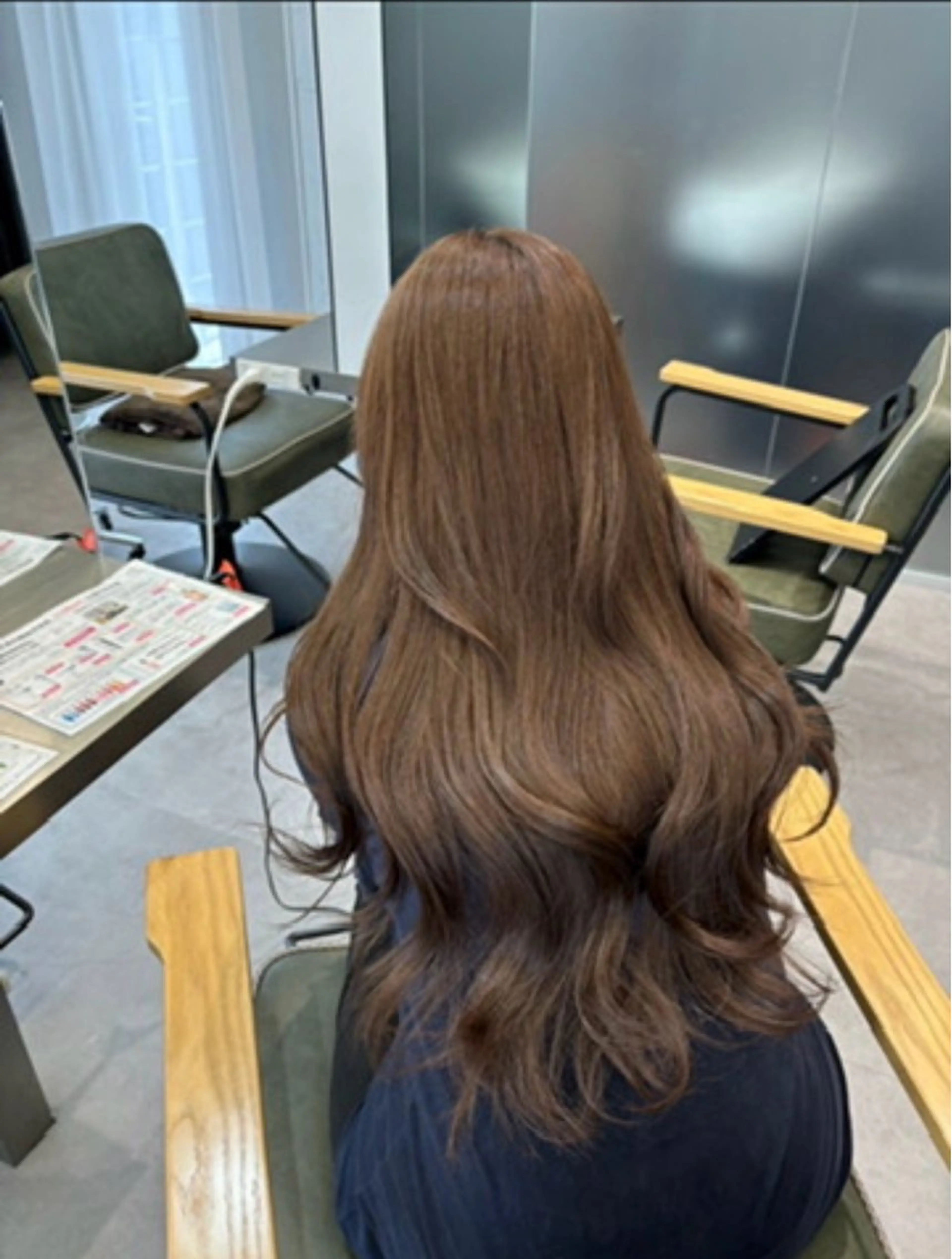 ロング カラー ブリーチ ブリーチなしカラー 学生 トリートメント 梅田/ベージュ／ 艶カラー／三宅空翔のヘアスタイル