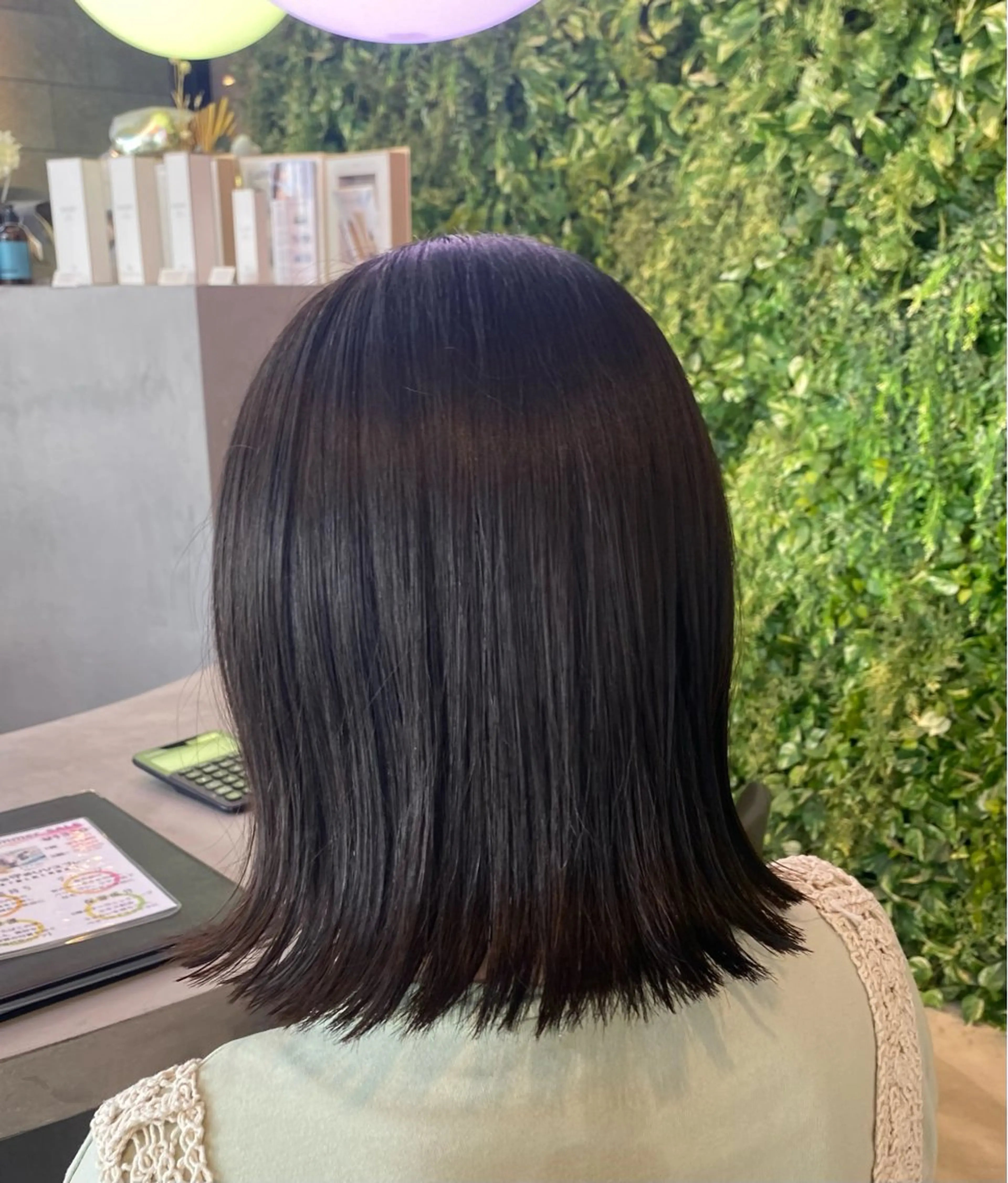 ミディアム カット 佐々木 彩乃のヘアスタイル