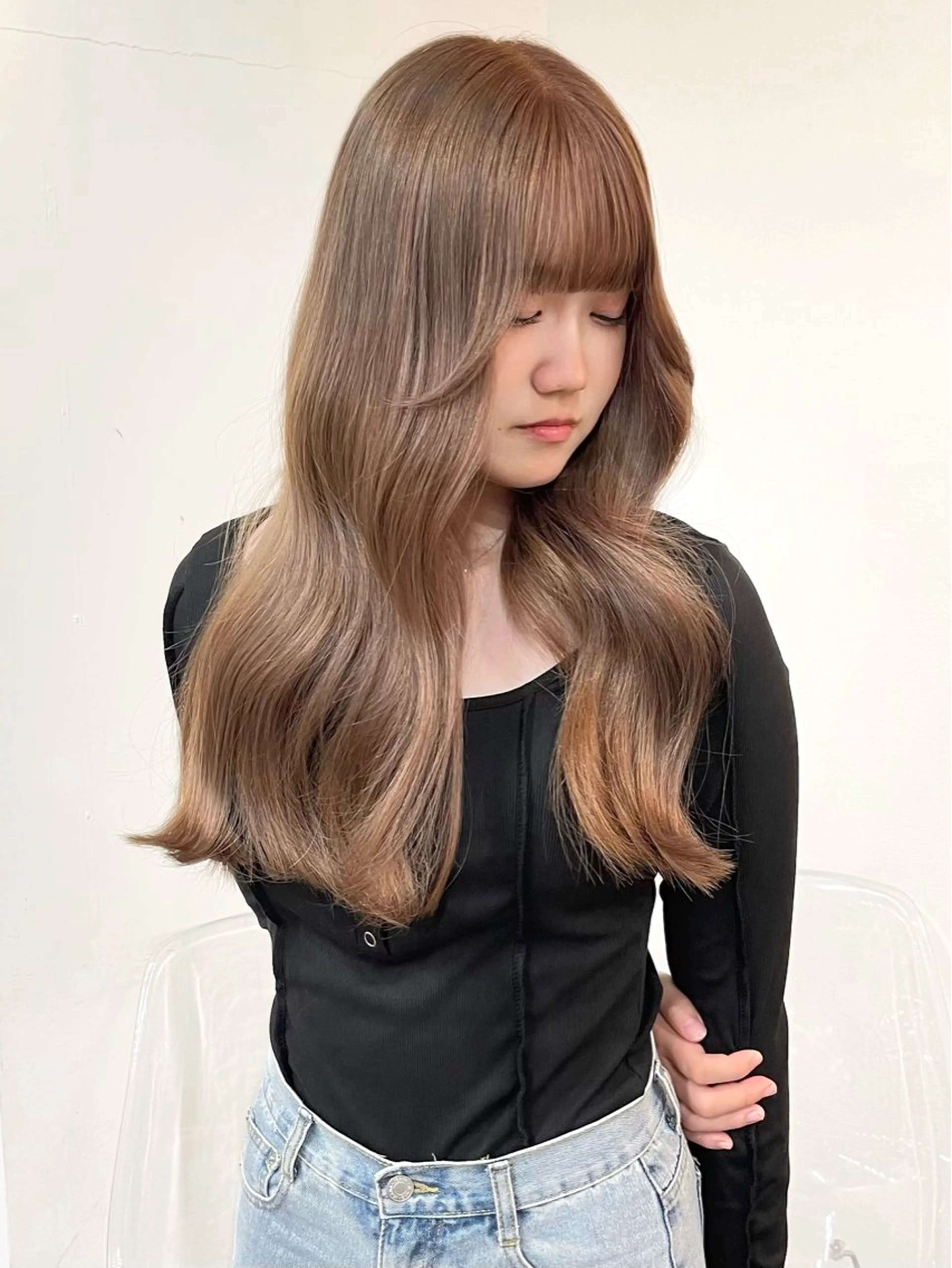 ロング カラー ベージュカラー ブリーチ ミルクティーベージュ ヘアカラー トリートメント キダアヤカ/ 梅田/ベージュカラーのヘアスタイル