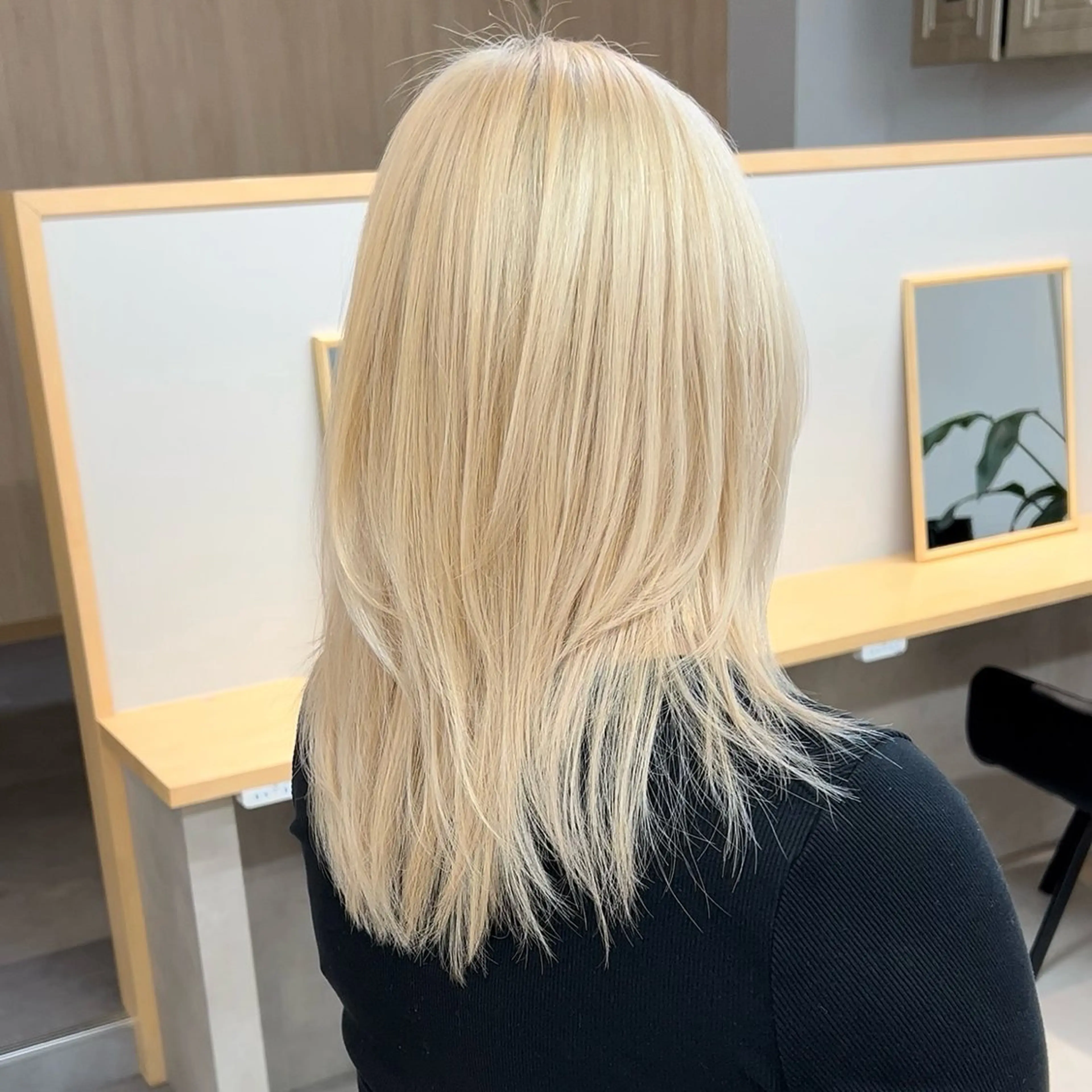 セミロング カラー ボブ/韓国ボブ/ブリ ーチ/鈴木康平のヘアスタイル