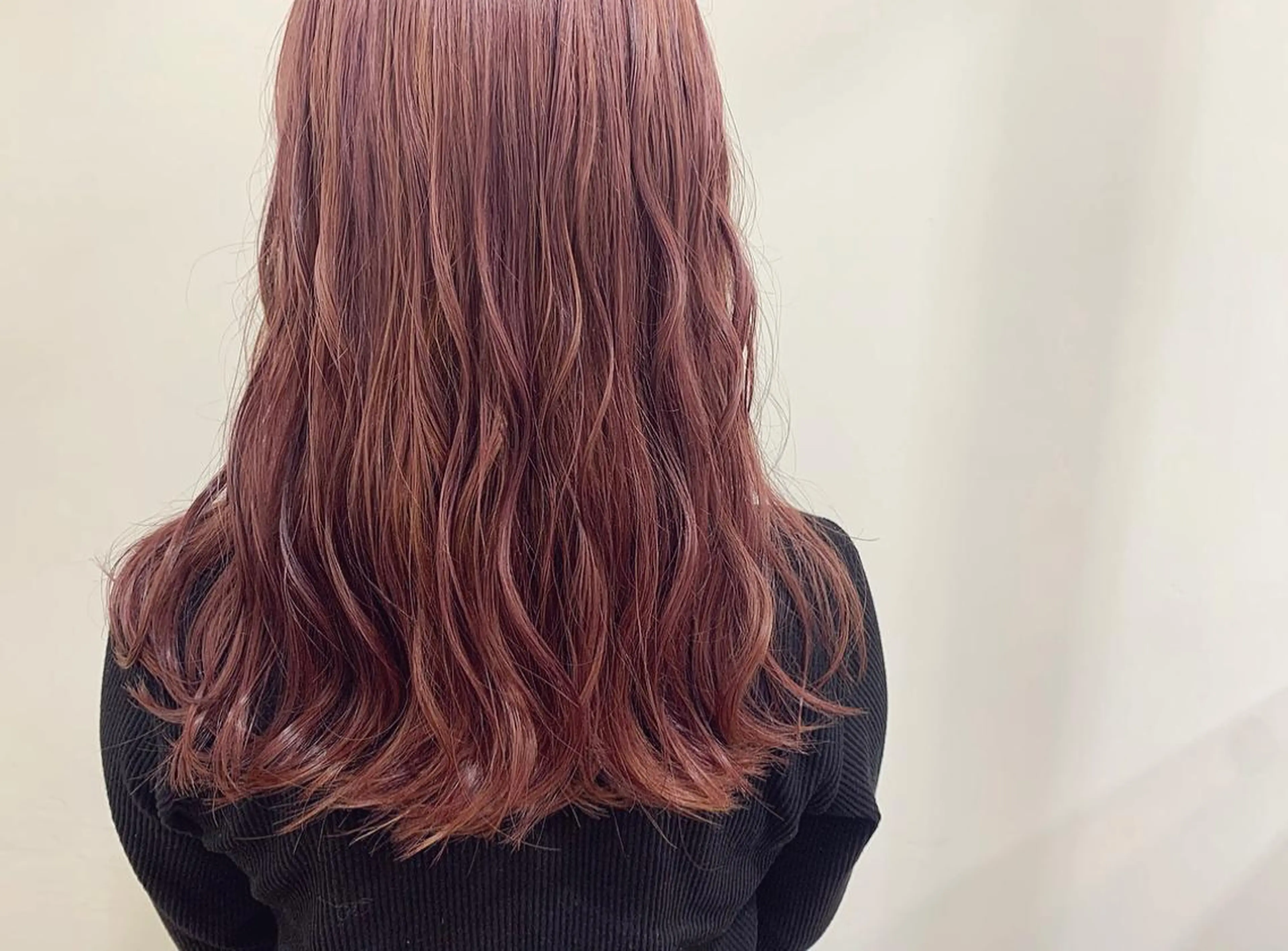 ロング カラー ヘアアレンジ ブリーチ ピンクカラー ピンクパープル パープルカラー ヘアカラー トリートメント たかいわ みきのヘアスタイル
