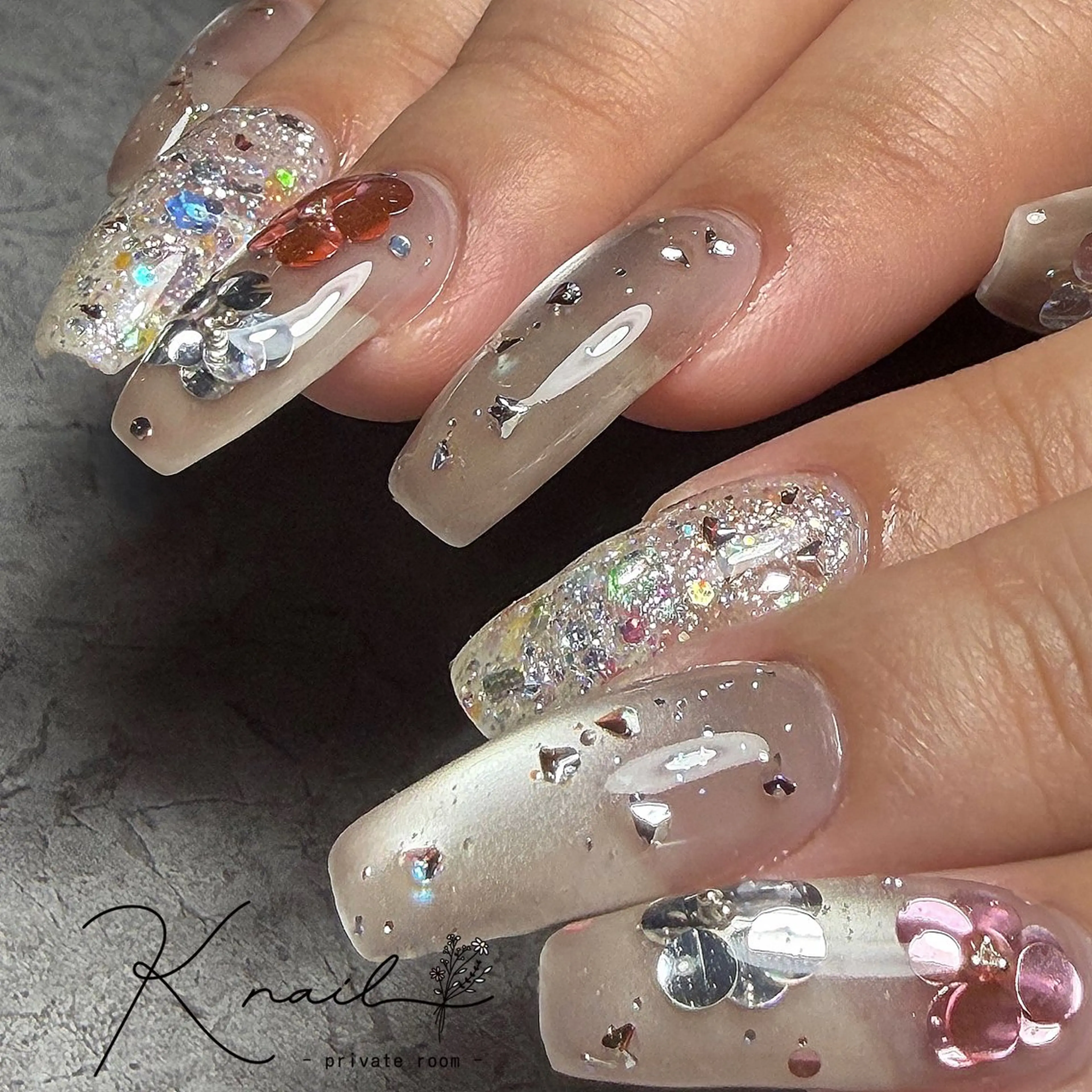 ネイル フラワーネイル ニュアンスネイル 王 雅文のネイルデザイン