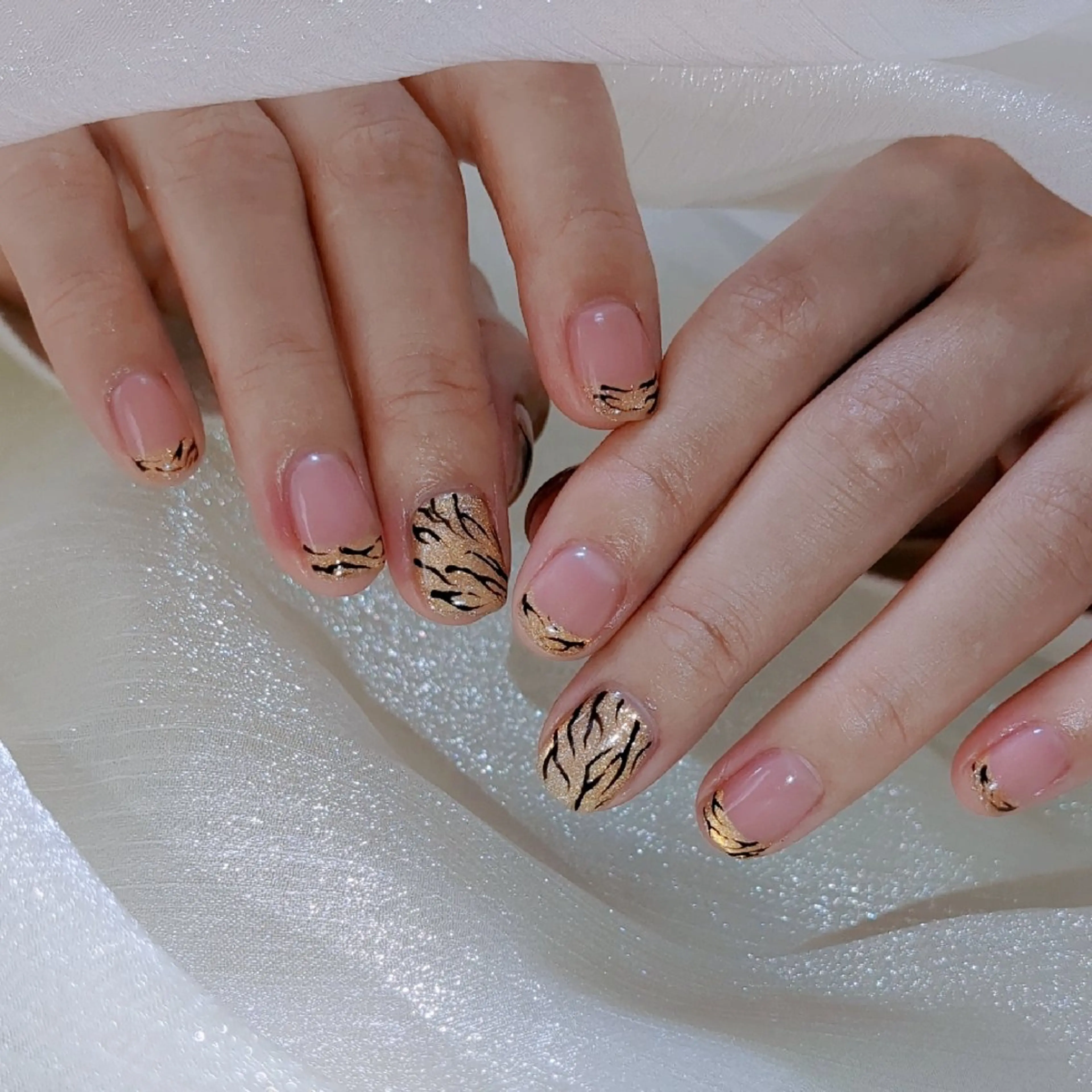 ネイル ハンドネイル E·U·B ネイル所属・横浜市中区曙町 E·U·Bネイルのネイルデザイン