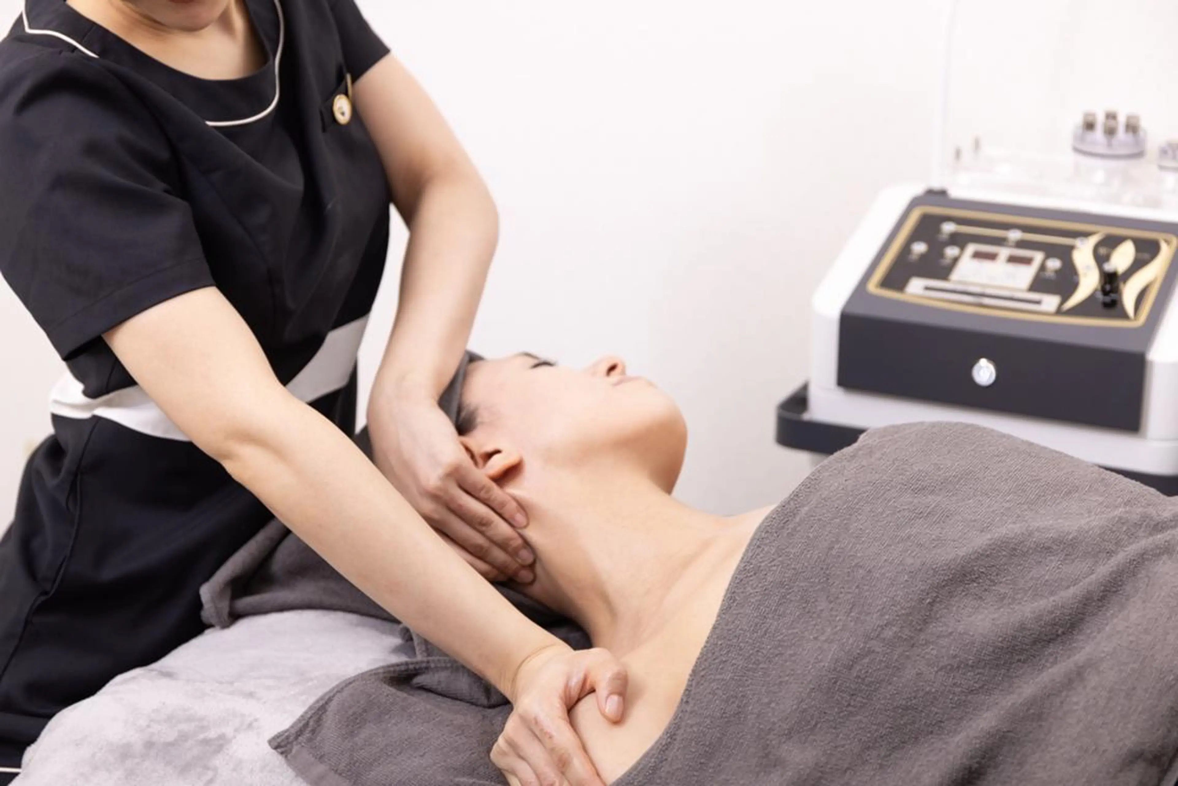 ✨学割✨初めてで迷う方！【痩身/小顔】ボディ＆フェイシャル　大満足コース75分！ミニモ限定価格✨の写真