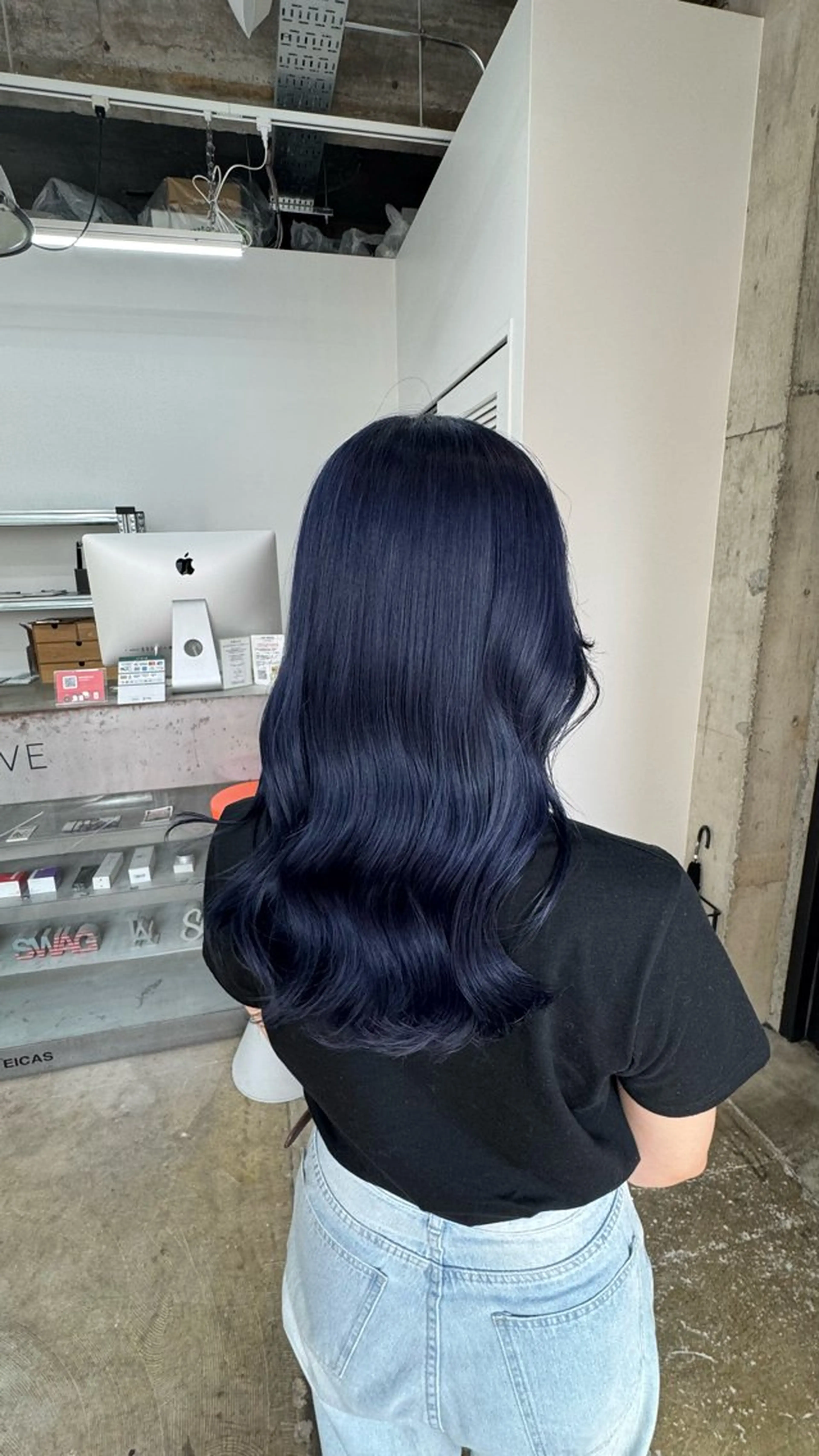 ロング カラー ブルーカラー 透明感カラー ネイビーカラー ヘアカラー トリートメント MAUVE MIYUのヘアスタイル