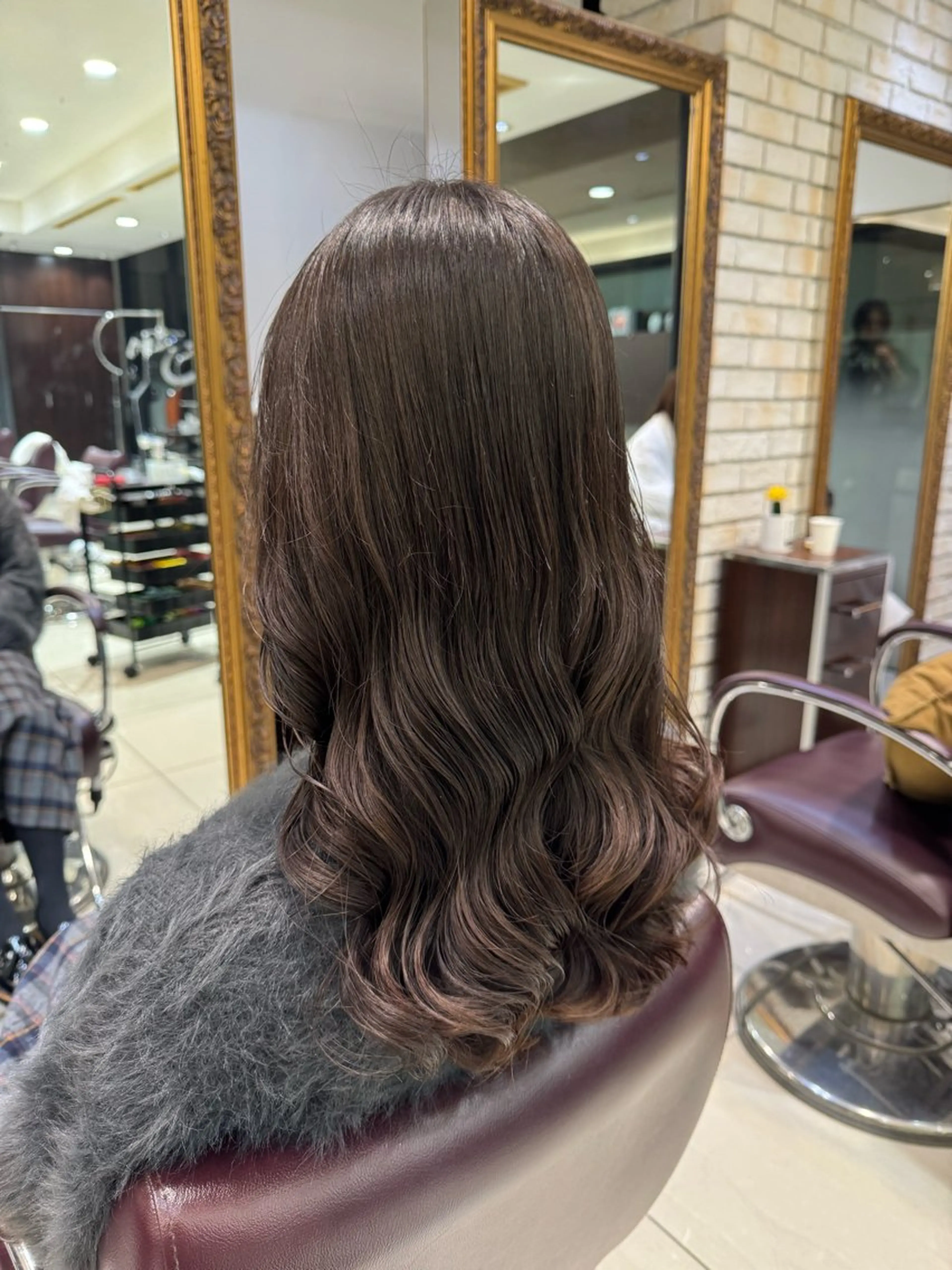 セミロング カット パーマ トリートメント 大人可愛い♡コテ巻き パーマ🌼杉田 萌恵のヘアスタイル