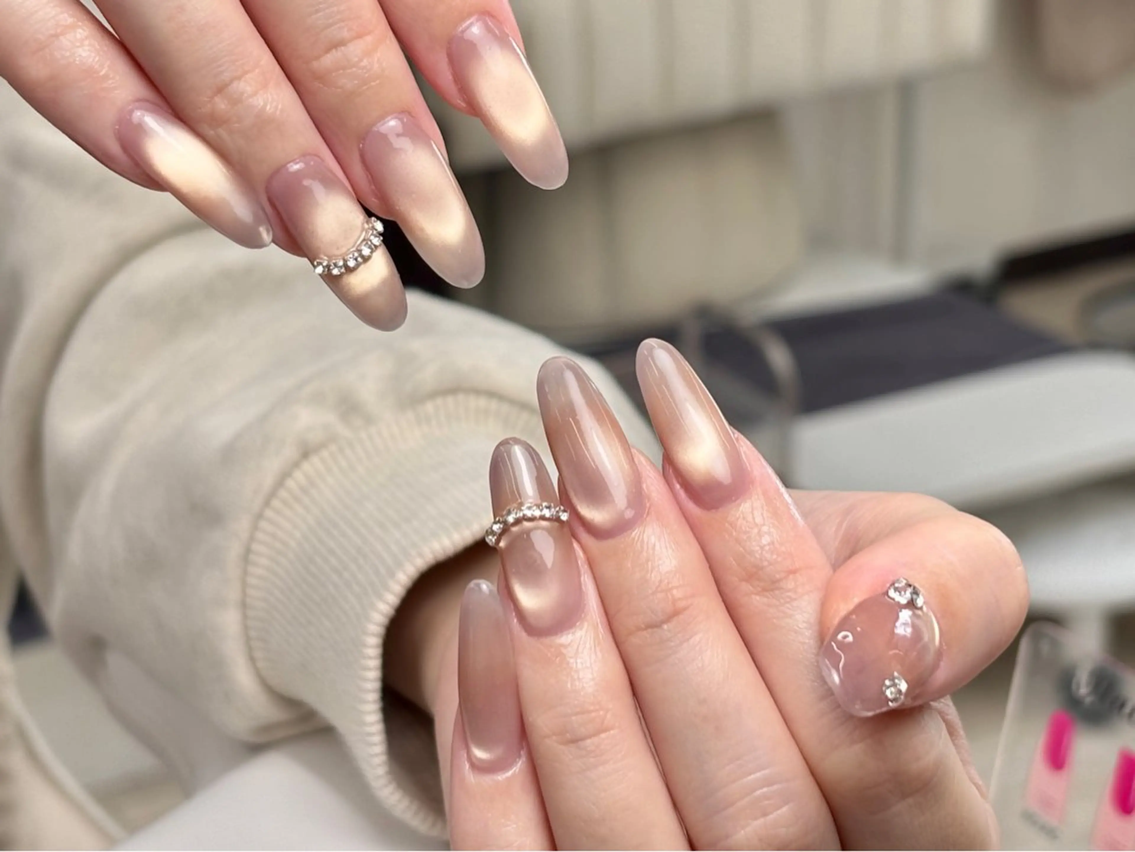 ロング ハンドネイル トゥー フエンのネイルデザイン